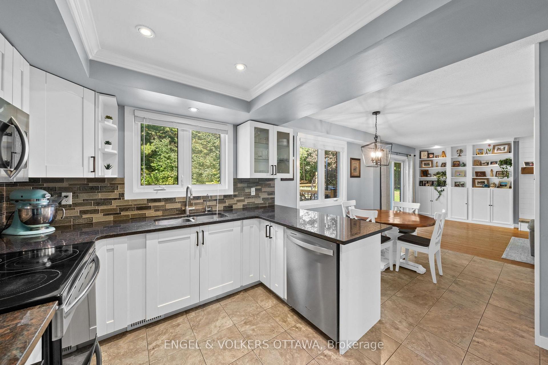 Photo 10 of 109 Inniskillin Drive, Ottawa, Carp — HOMEH