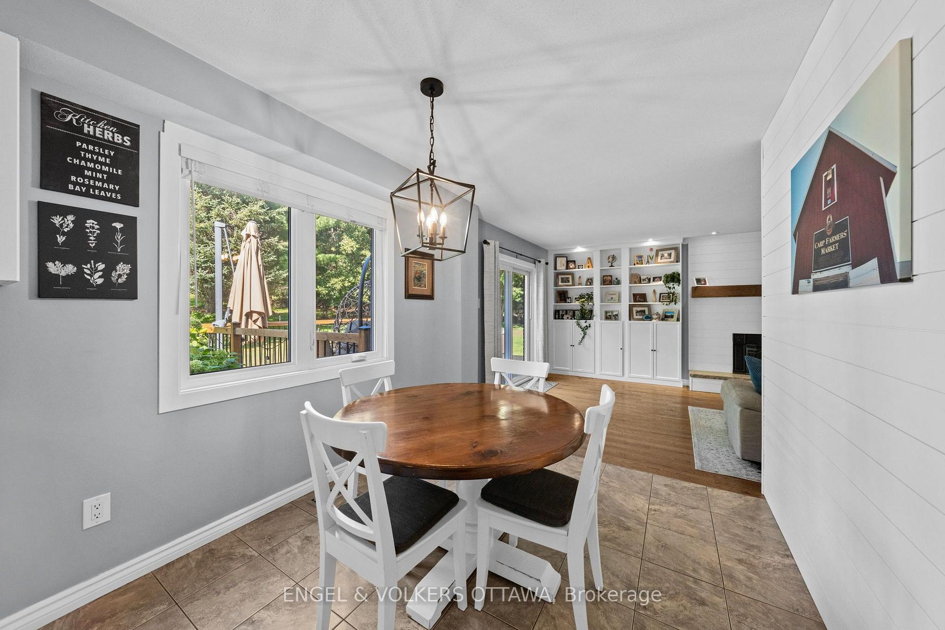 Photo 13 of 109 Inniskillin Drive, Ottawa, Carp — HOMEH