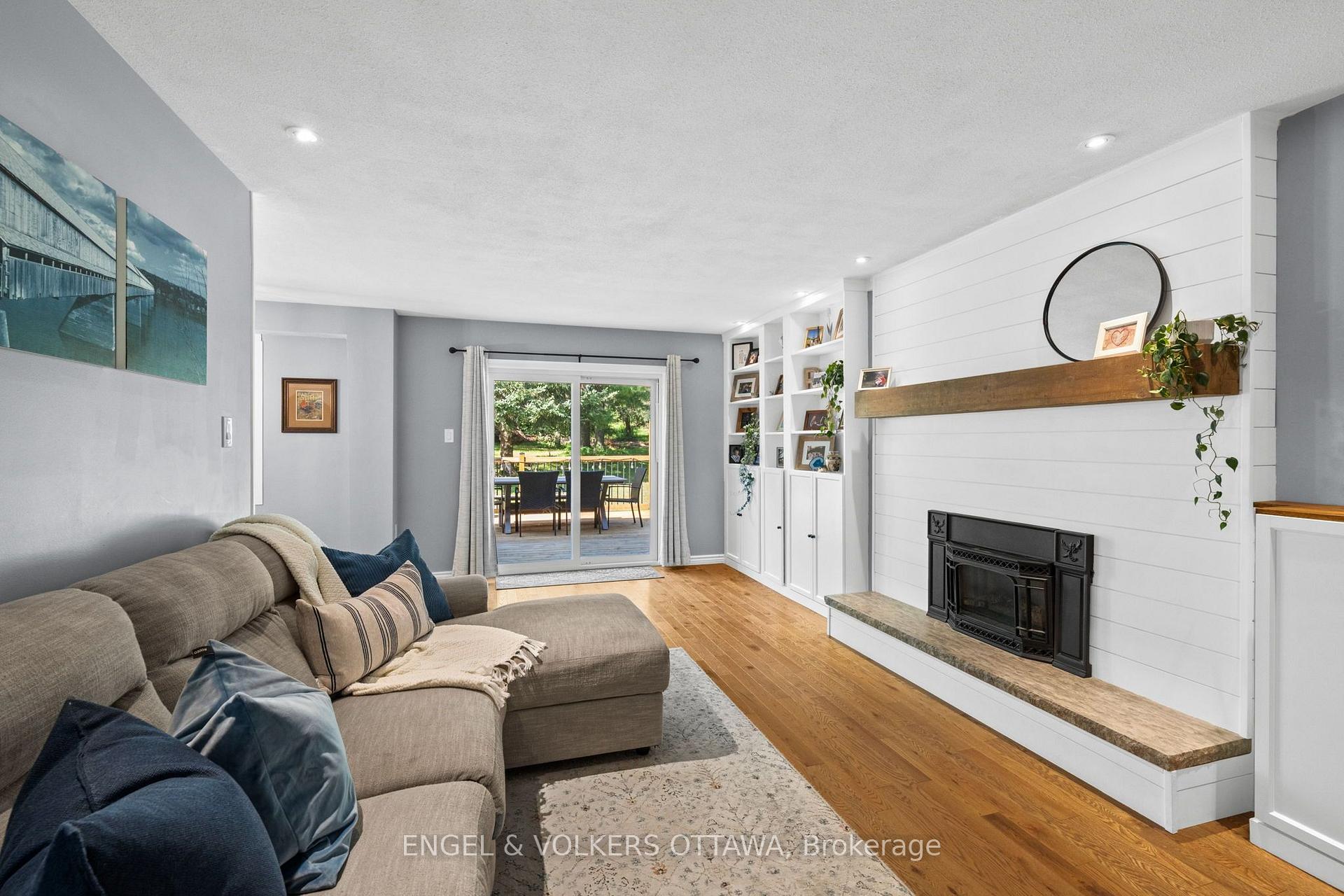 Photo 14 of 109 Inniskillin Drive, Ottawa, Carp — HOMEH