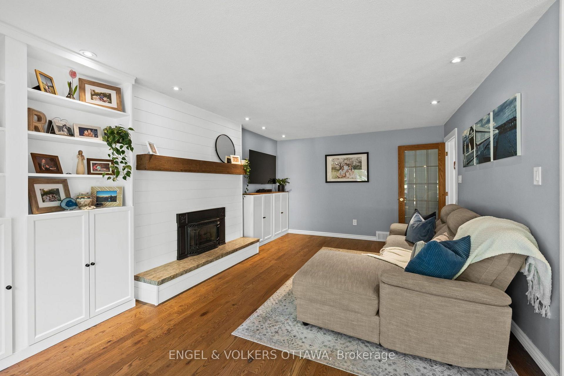Photo 15 of 109 Inniskillin Drive, Ottawa, Carp — HOMEH