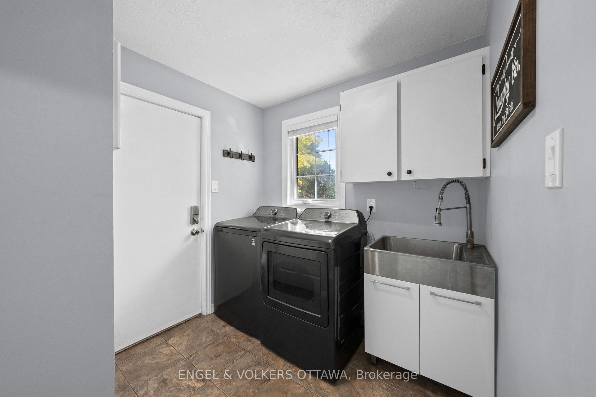 Photo 17 of 109 Inniskillin Drive, Ottawa, Carp — HOMEH