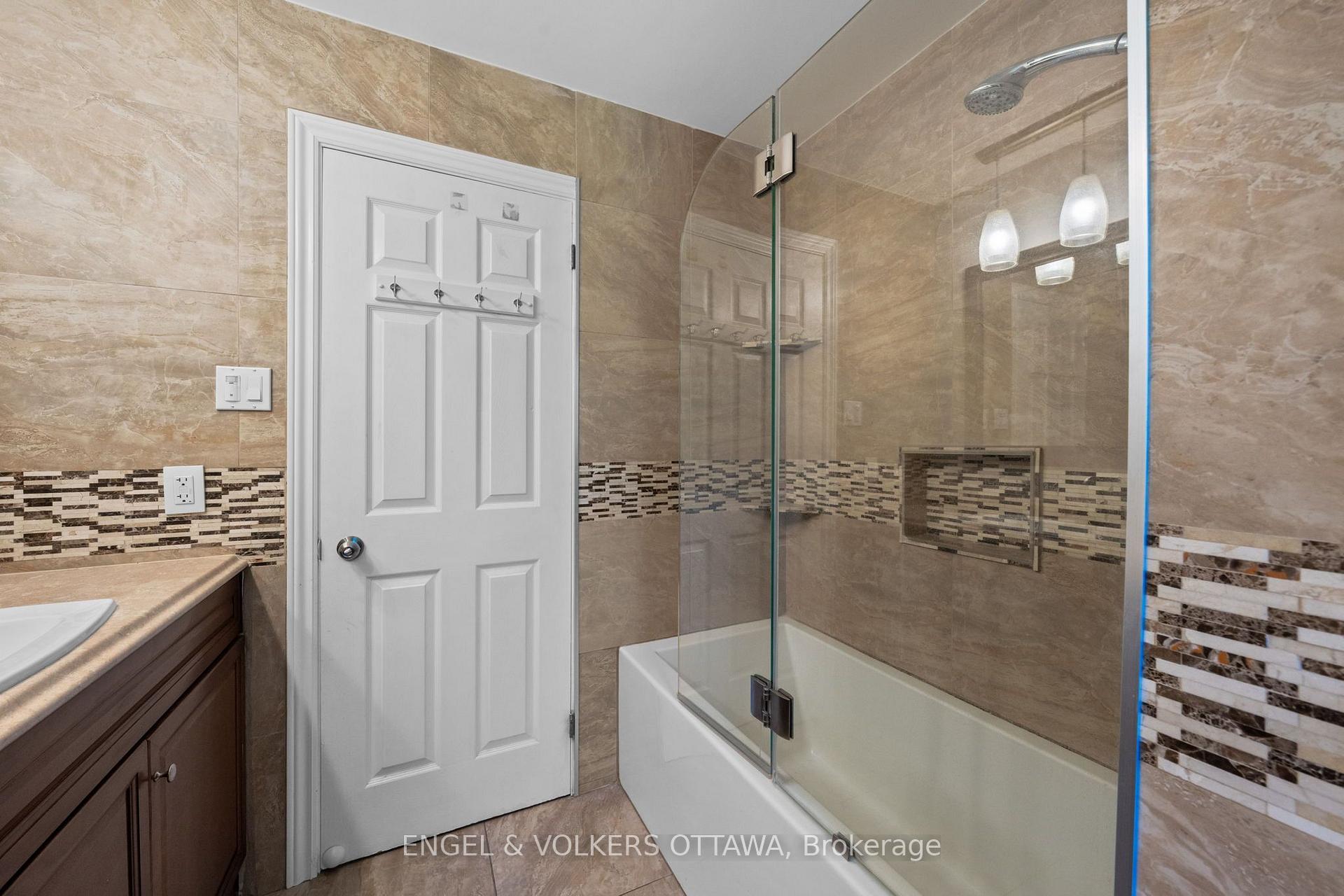Photo 25 of 109 Inniskillin Drive, Ottawa, Carp — HOMEH