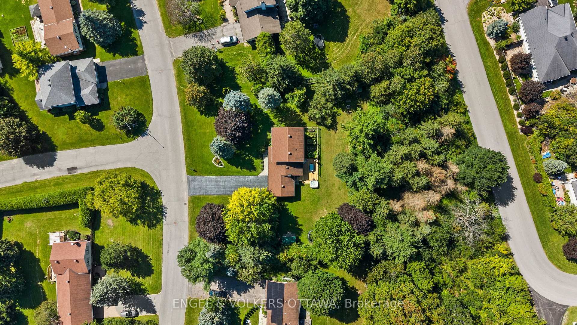 Photo 48 of 109 Inniskillin Drive, Ottawa, Carp — HOMEH