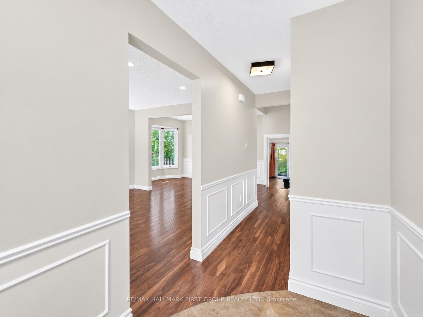Photo 3 of 174 Highview Avenue E, London, South P — HOMEH