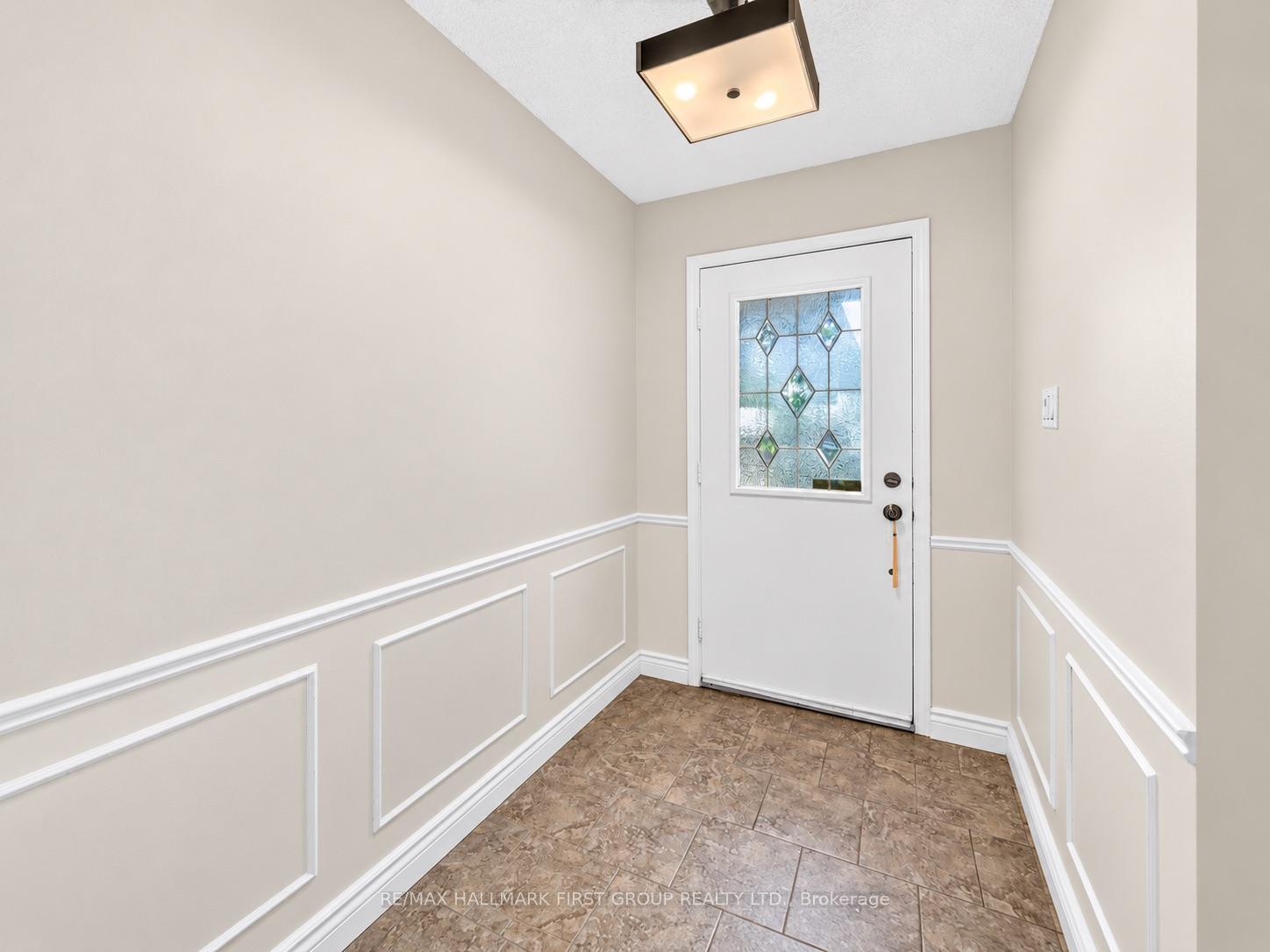 Photo 4 of 174 Highview Avenue E, London, South P — HOMEH
