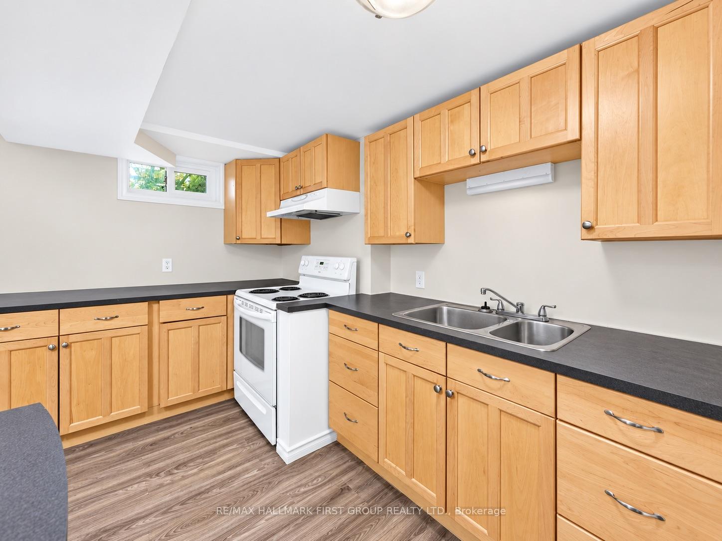 Photo 32 of 174 Highview Avenue E, London, South P — HOMEH