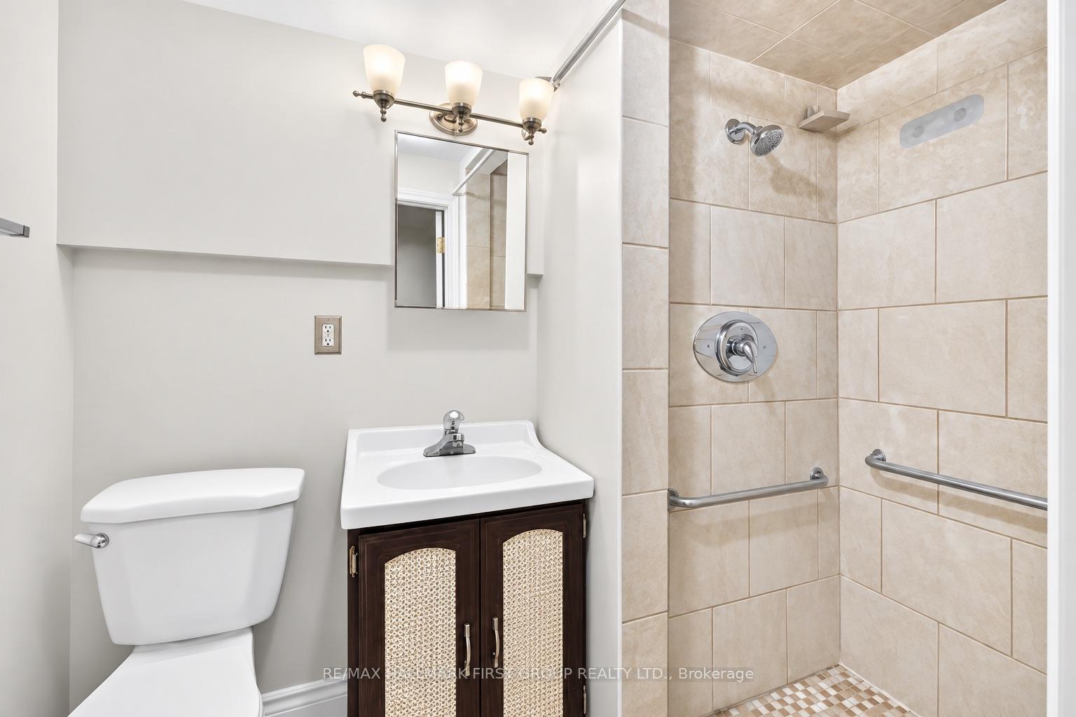 Photo 35 of 174 Highview Avenue E, London, South P — HOMEH