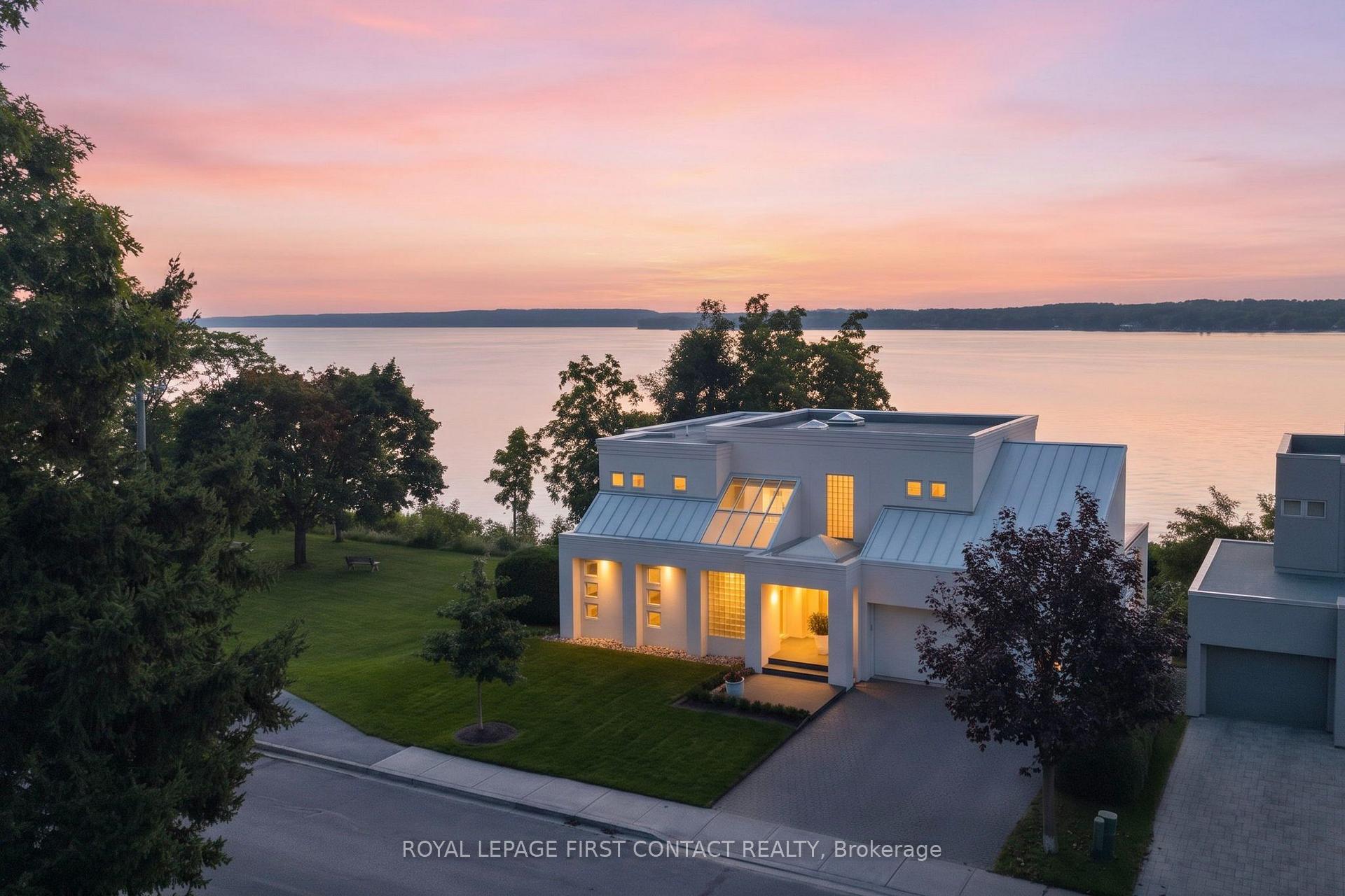 Photo of 51 Kempenfelt Drive