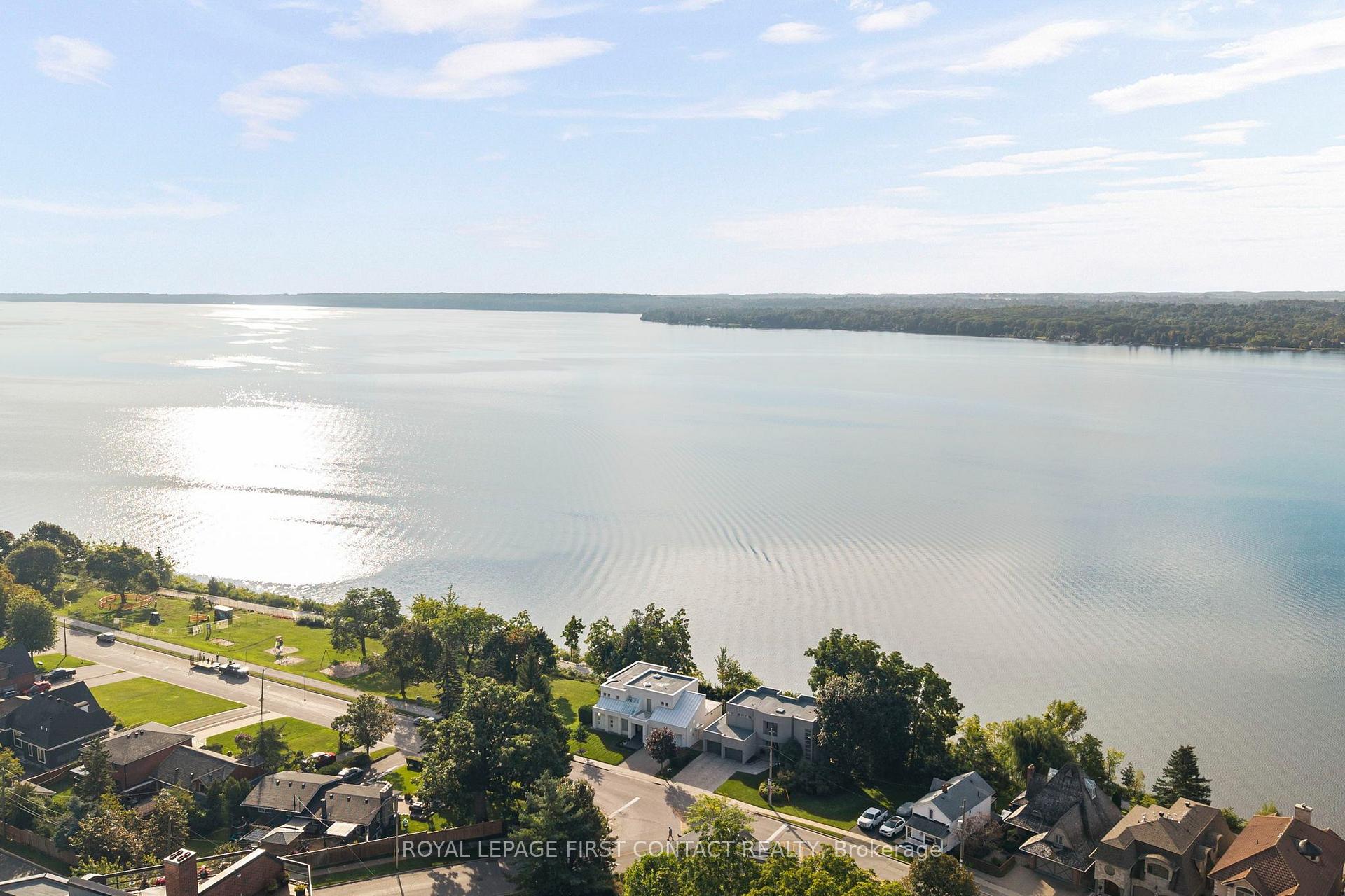 Photo 2 of 51 Kempenfelt Drive, Barrie, North Shore — HOMEH
