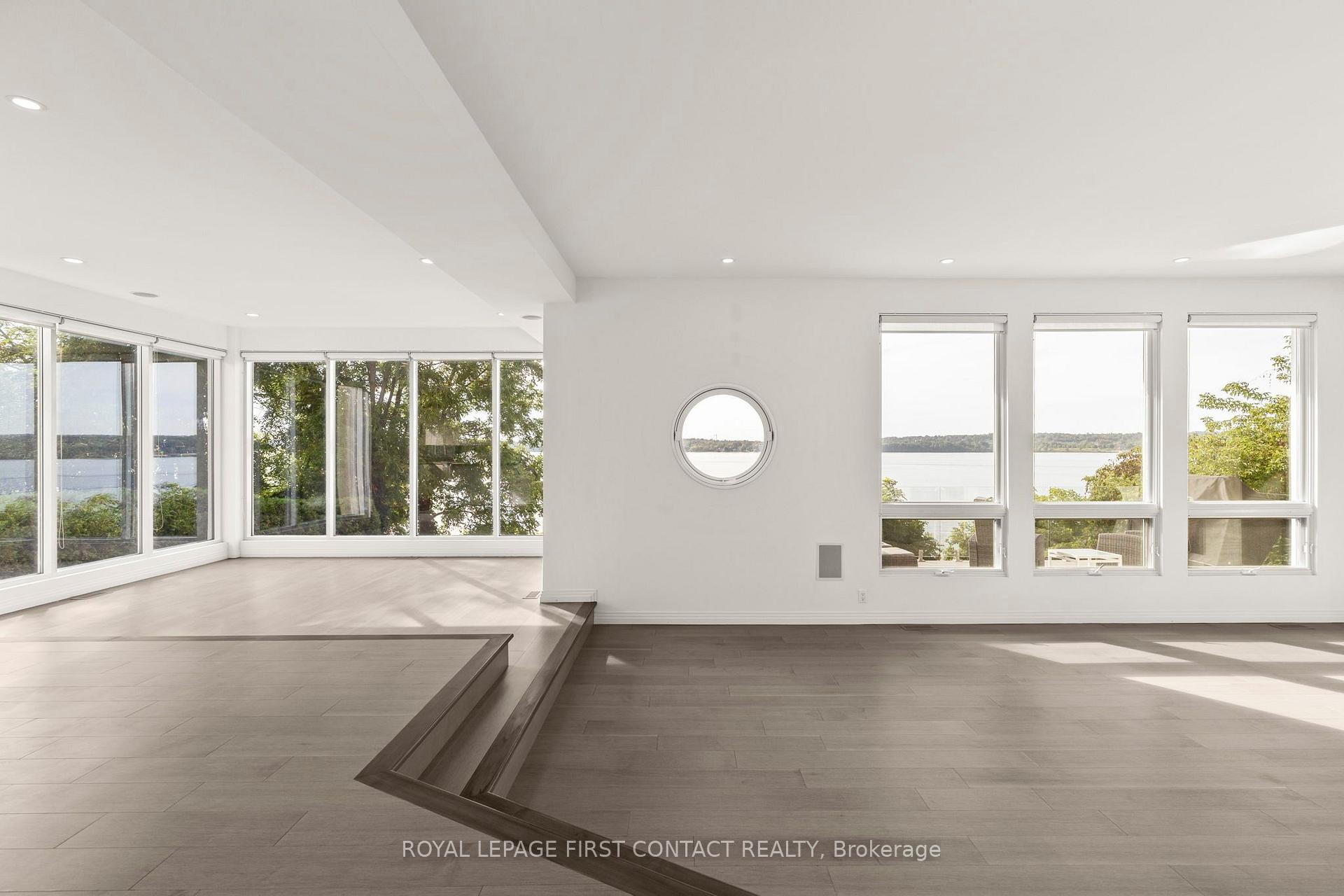 Photo 10 of 51 Kempenfelt Drive, Barrie, North Shore — HOMEH