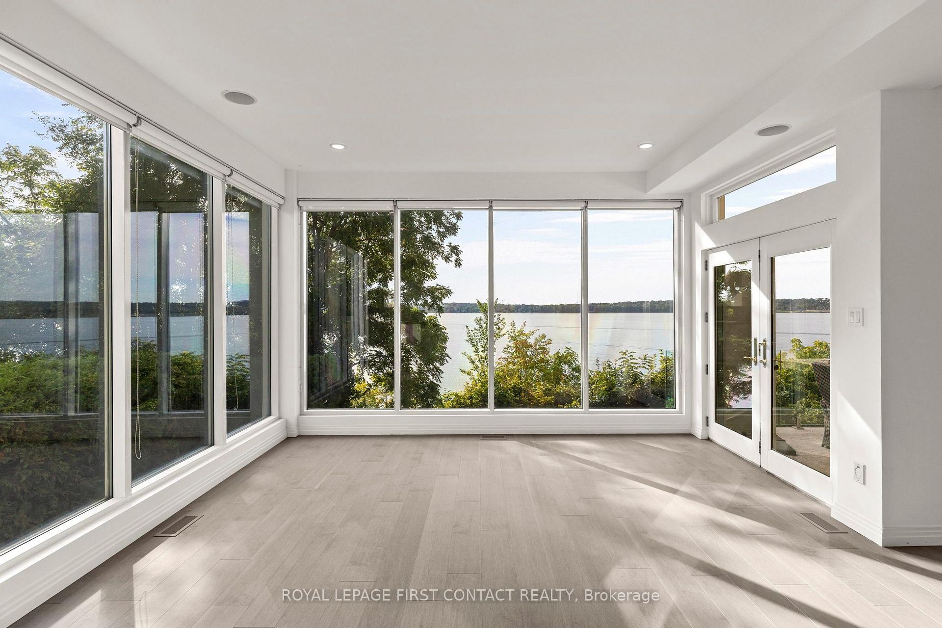 Photo 17 of 51 Kempenfelt Drive, Barrie, North Shore — HOMEH