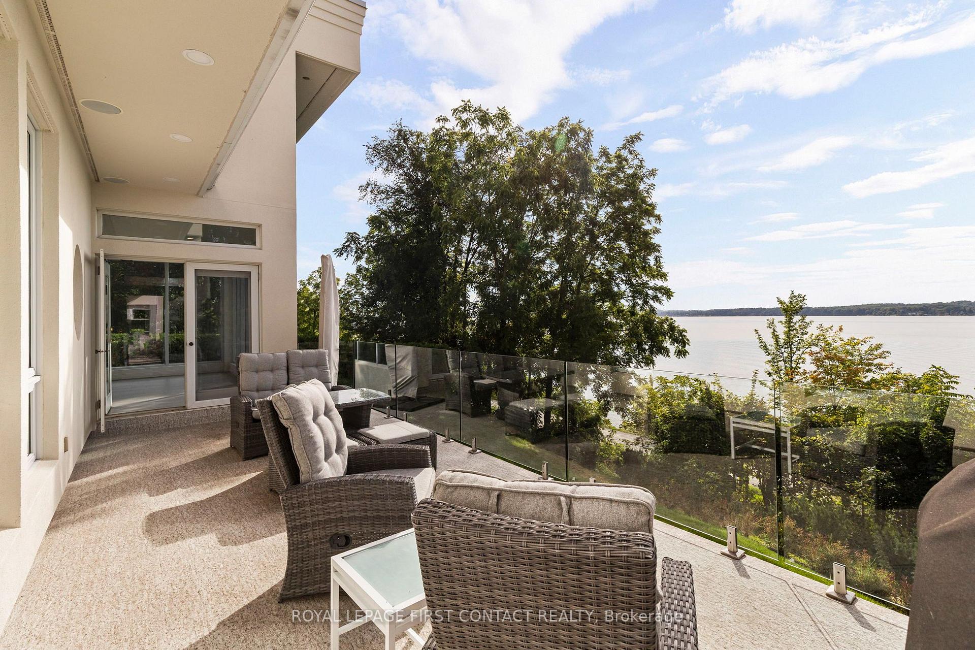Photo 18 of 51 Kempenfelt Drive, Barrie, North Shore — HOMEH