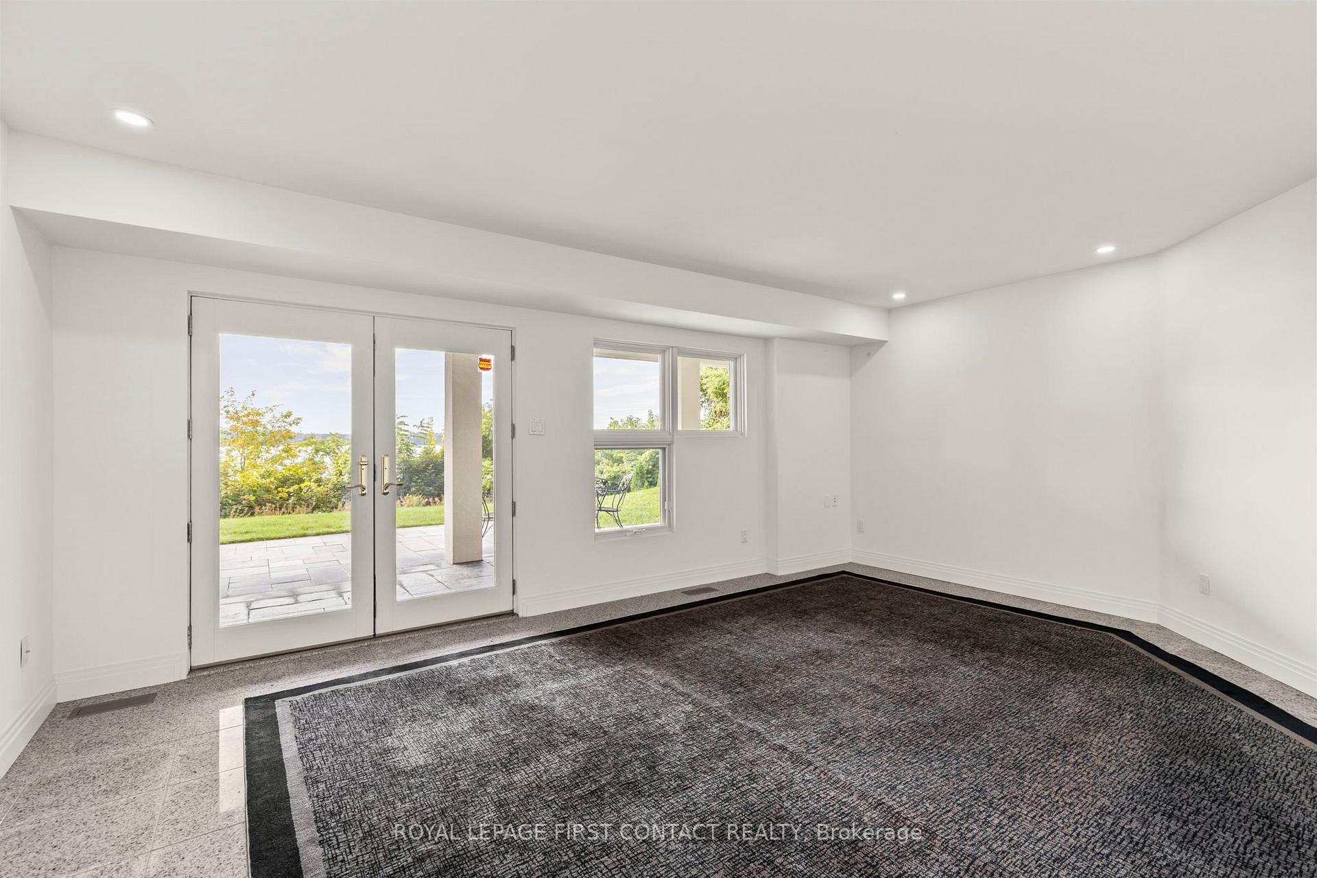 Photo 36 of 51 Kempenfelt Drive, Barrie, North Shore — HOMEH