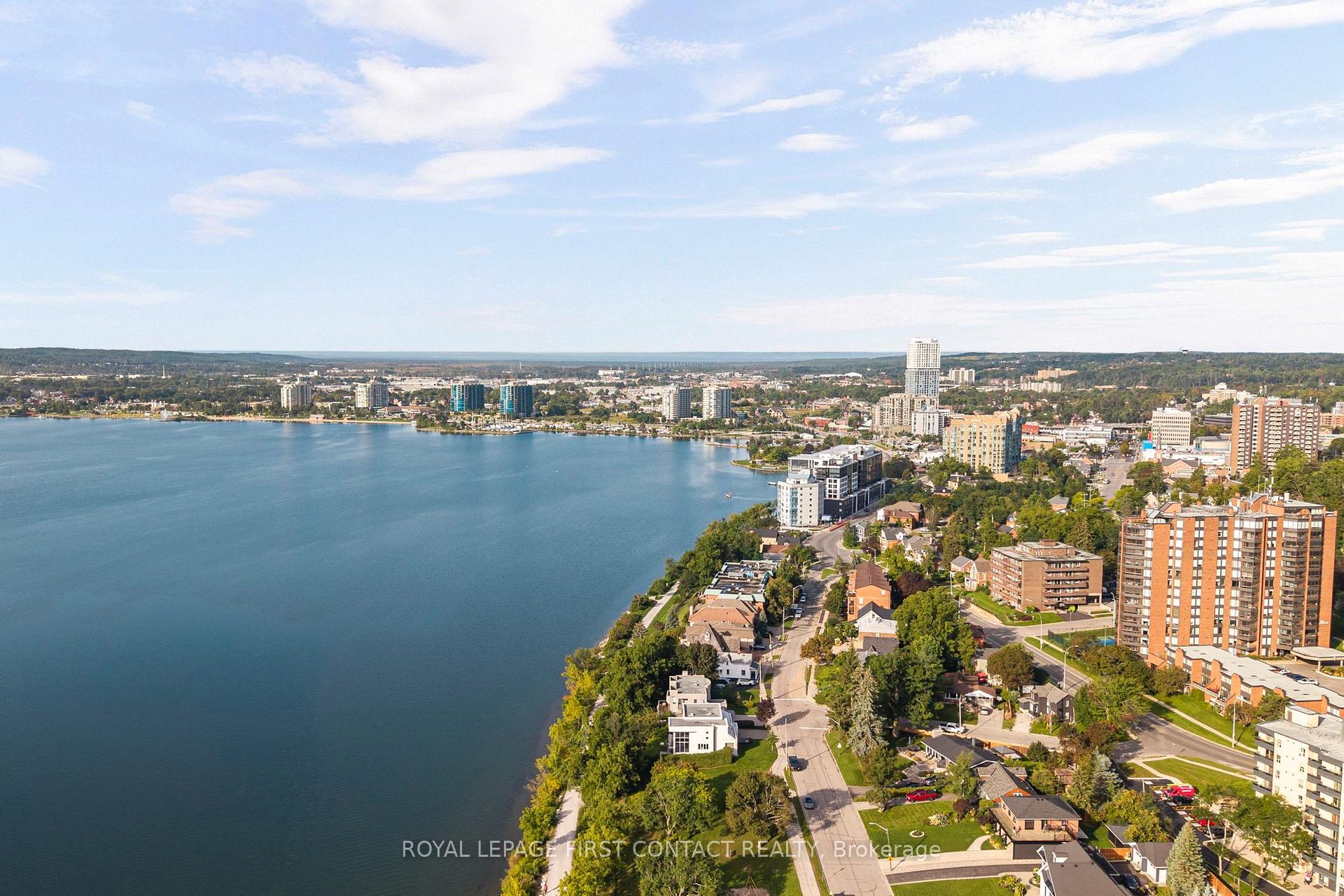 Photo 43 of 51 Kempenfelt Drive, Barrie, North Shore — HOMEH