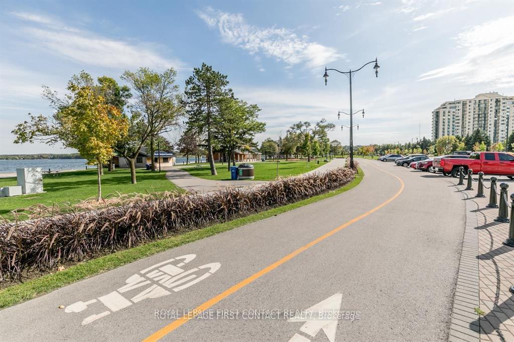 Photo 45 of 51 Kempenfelt Drive, Barrie, North Shore — HOMEH