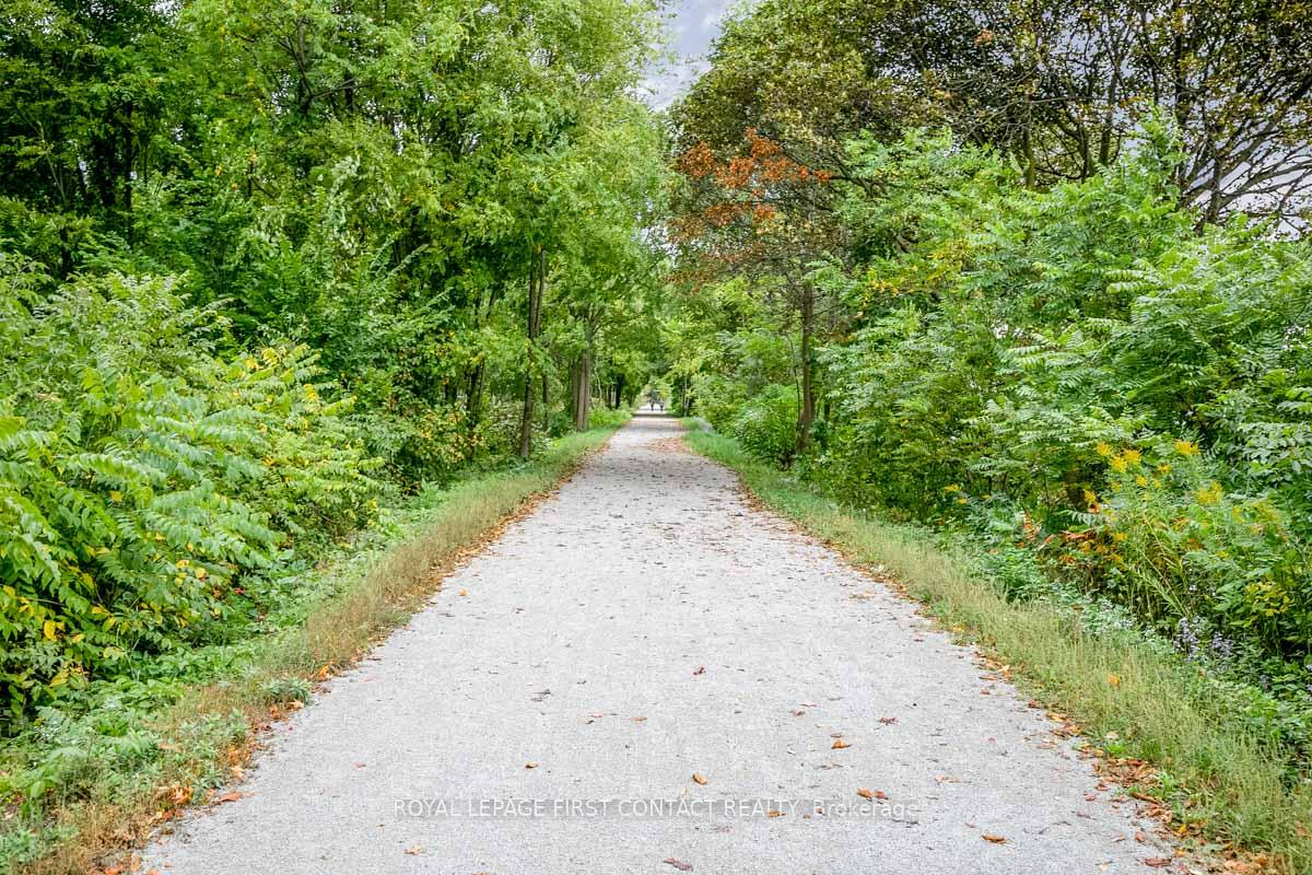 Photo 46 of 51 Kempenfelt Drive, Barrie, North Shore — HOMEH