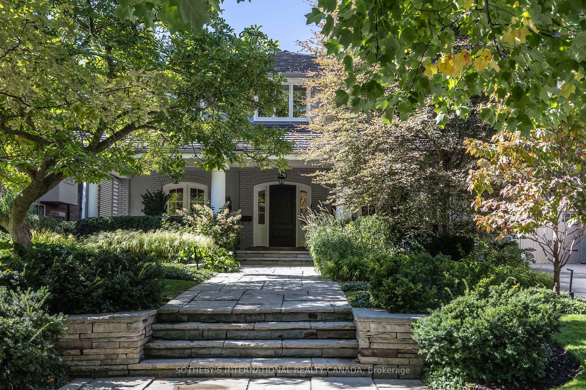 Photo 2 of 266 Douglas Drive, Toronto, Rosedale-Moore Park — HOMEH