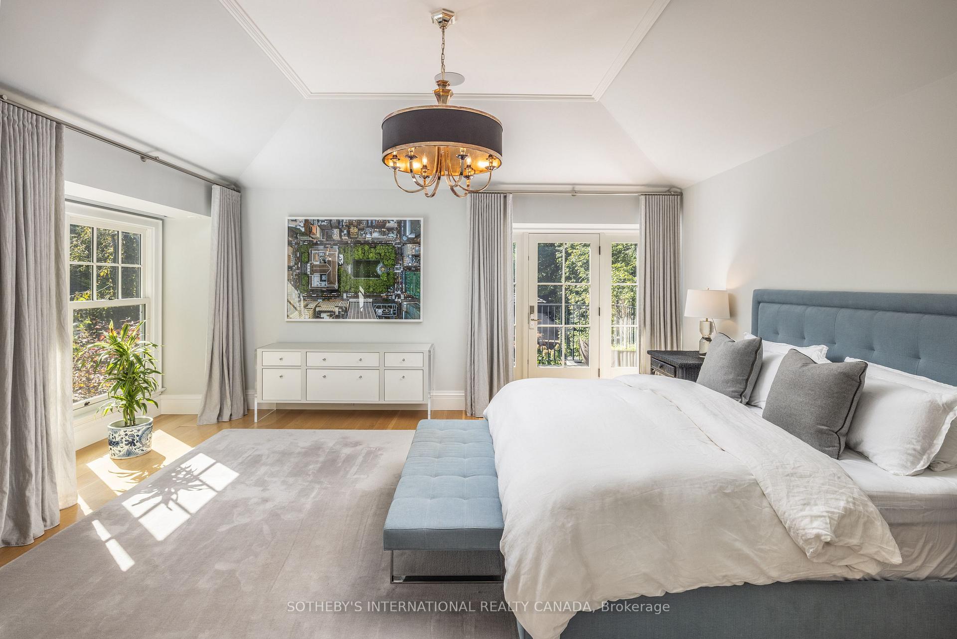 Photo 18 of 266 Douglas Drive, Toronto, Rosedale-Moore Park — HOMEH