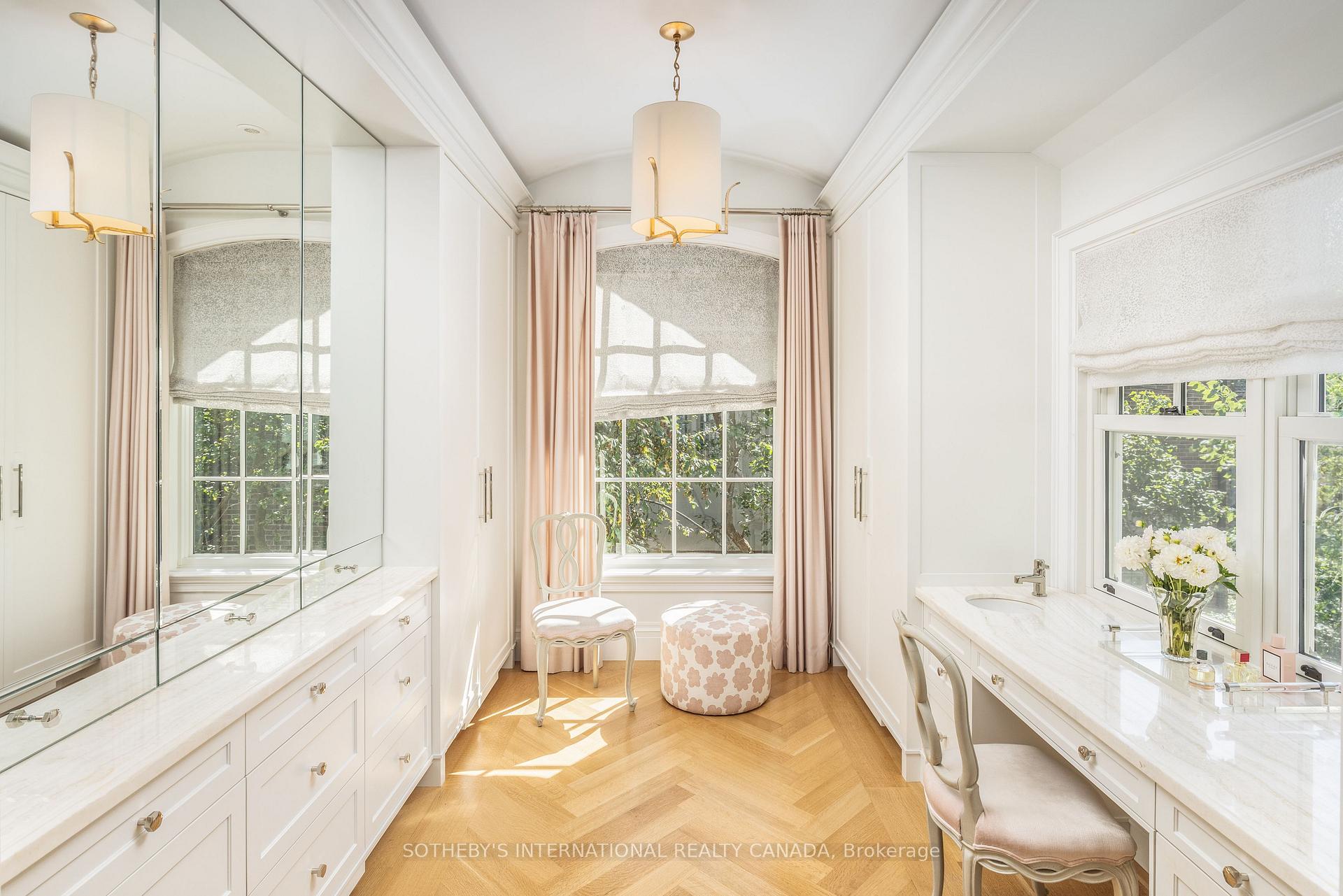 Photo 19 of 266 Douglas Drive, Toronto, Rosedale-Moore Park — HOMEH