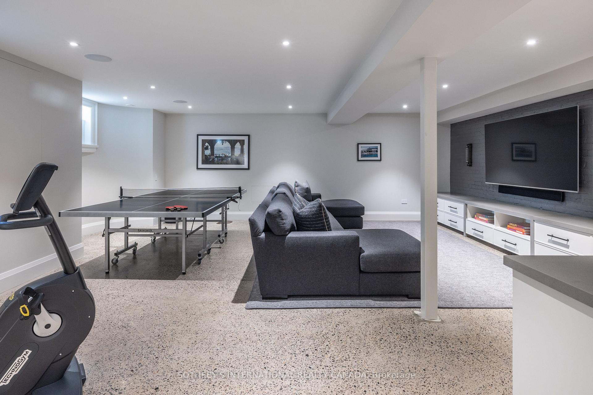 Photo 24 of 266 Douglas Drive, Toronto, Rosedale-Moore Park — HOMEH