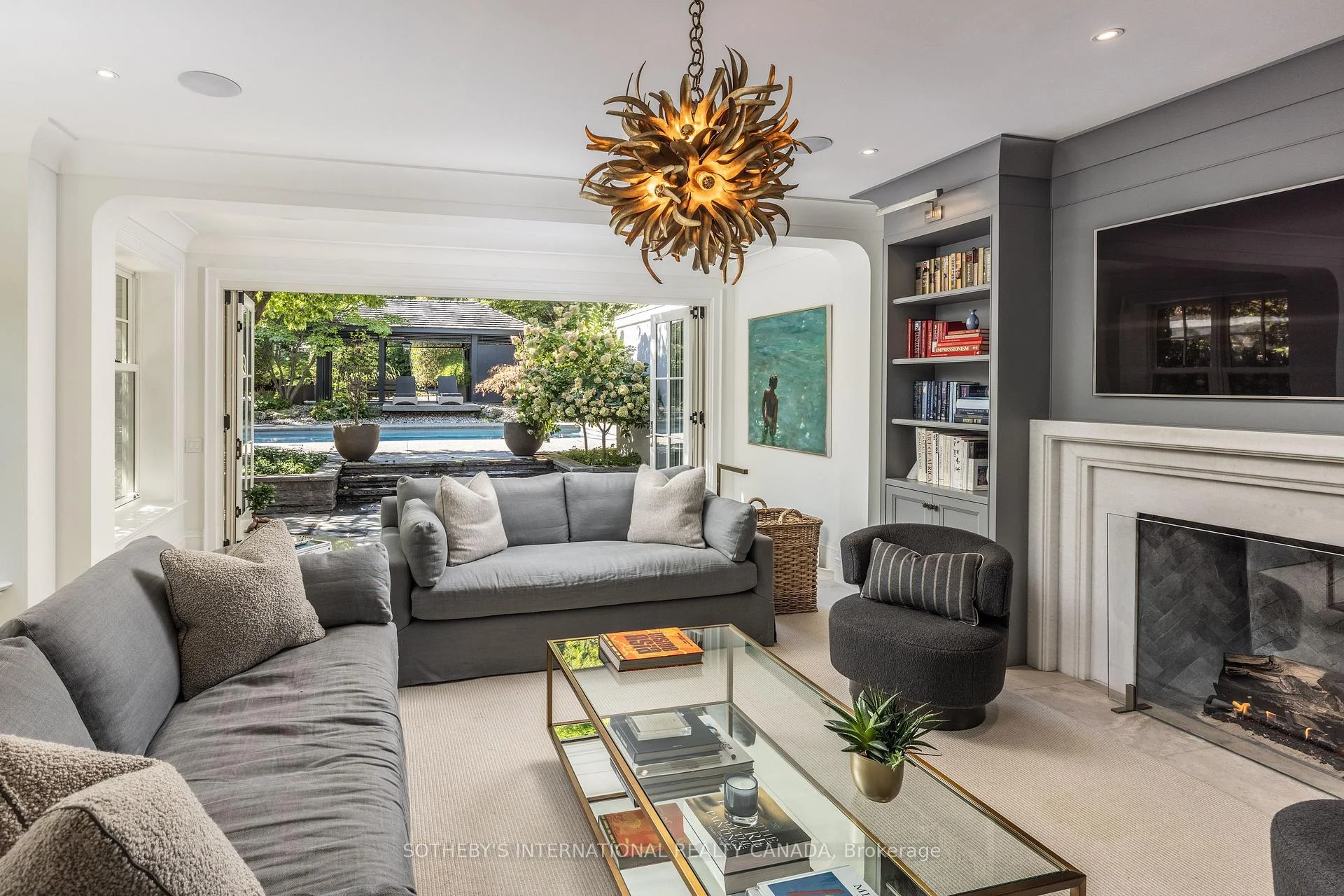 Photo 11 of 266 Douglas Drive, Toronto, Rosedale-Moore Park — HOMEH