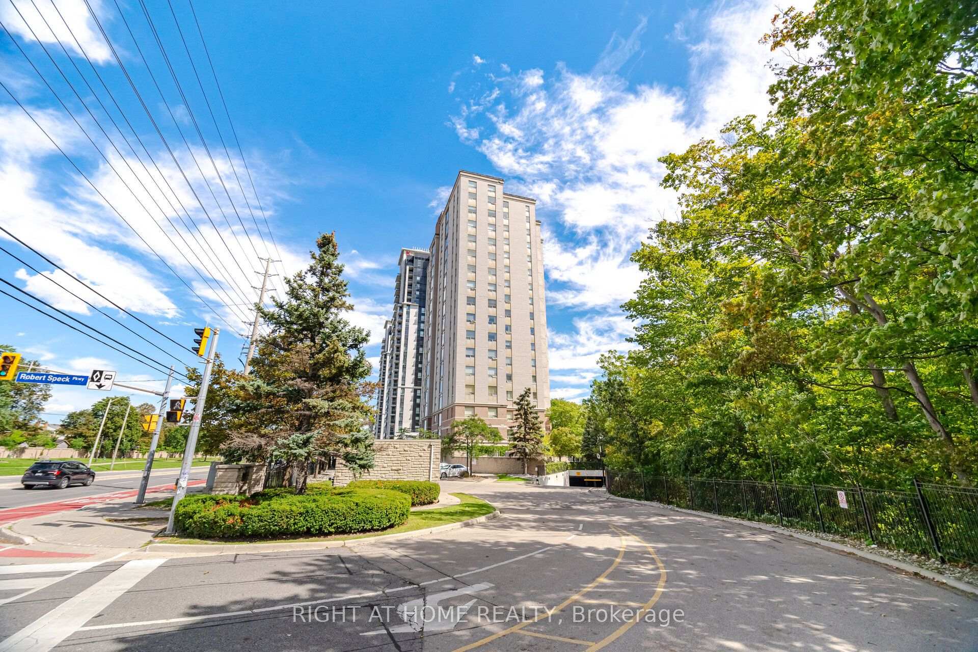 Photo of Unit 1106, 200 Burnhamthorpe Road E