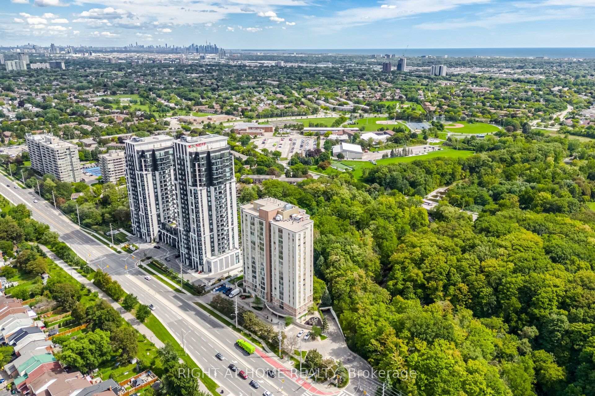 Photo 2 of Unit 1106, 200 Burnhamthorpe Road E, Mississauga, City Centre — HOMEH