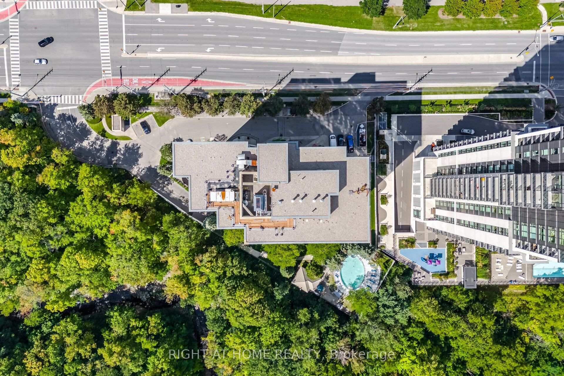 Photo 3 of Unit 1106, 200 Burnhamthorpe Road E, Mississauga, City Centre — HOMEH