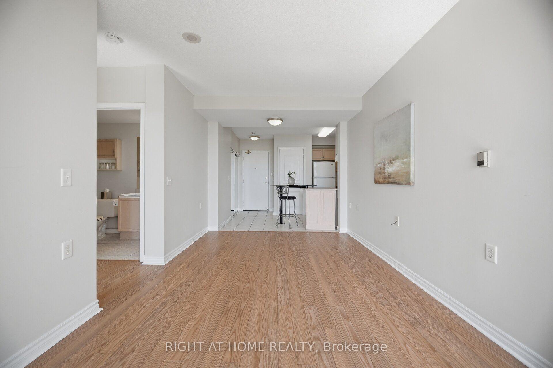 Photo 14 of Unit 1106, 200 Burnhamthorpe Road E, Mississauga, City Centre — HOMEH