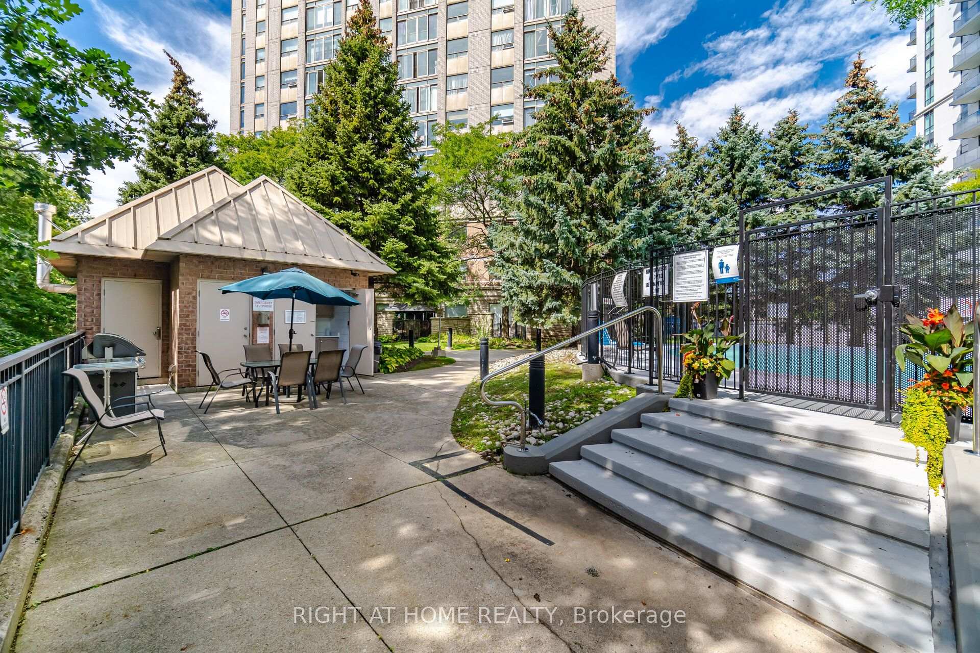 Photo 46 of Unit 1106, 200 Burnhamthorpe Road E, Mississauga, City Centre — HOMEH