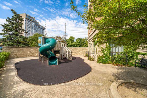 Photo 45 of Unit 1106, 200 Burnhamthorpe Road E, Mississauga, City Centre — HOMEH