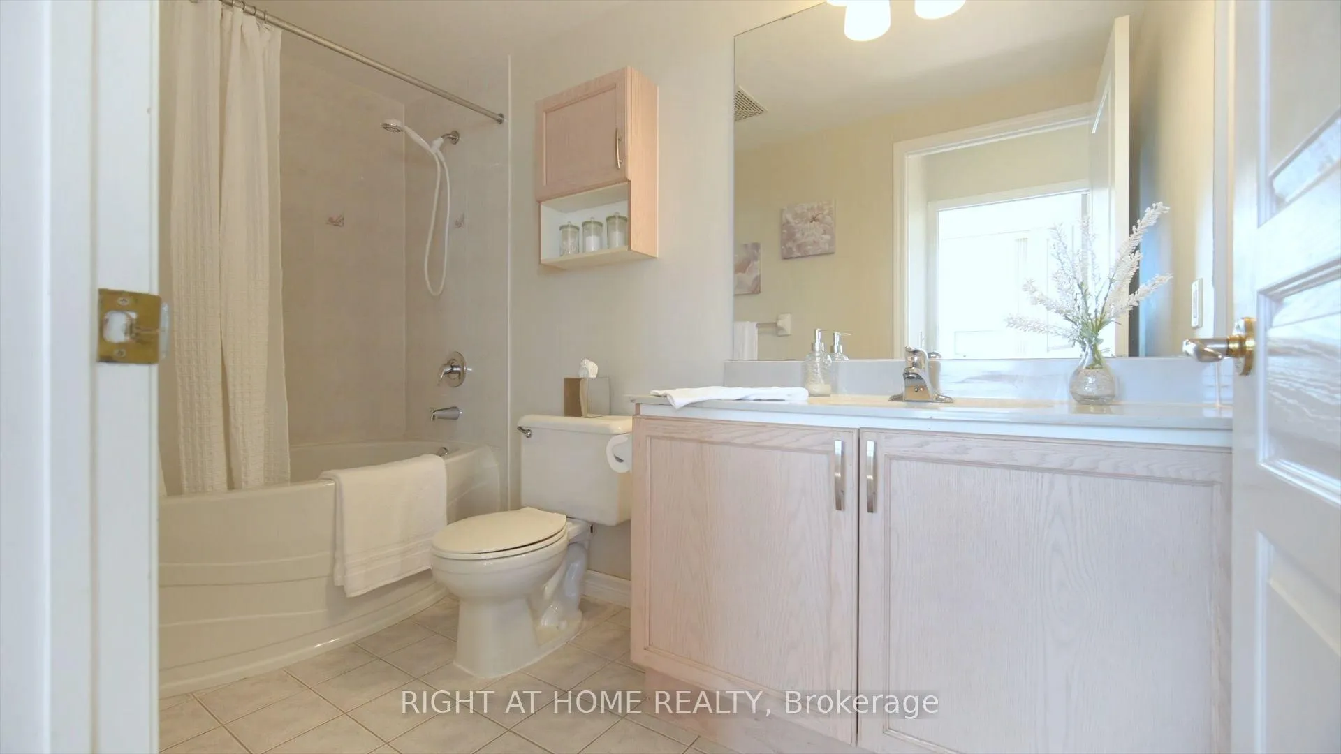 Photo 32 of Unit 1106, 200 Burnhamthorpe Road E, Mississauga, City Centre — HOMEH