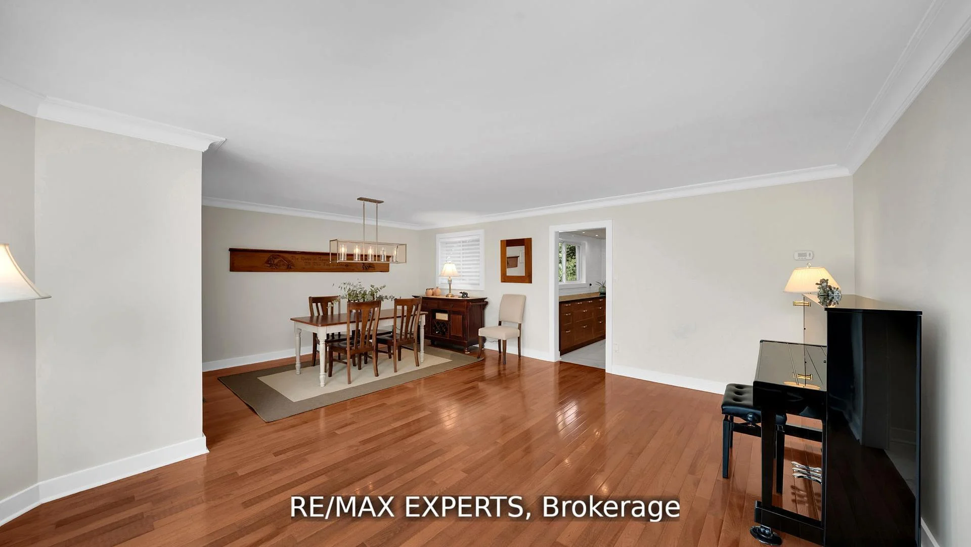Photo 16 of 10 Kehoe Court, King, Nobleton — HOMEH