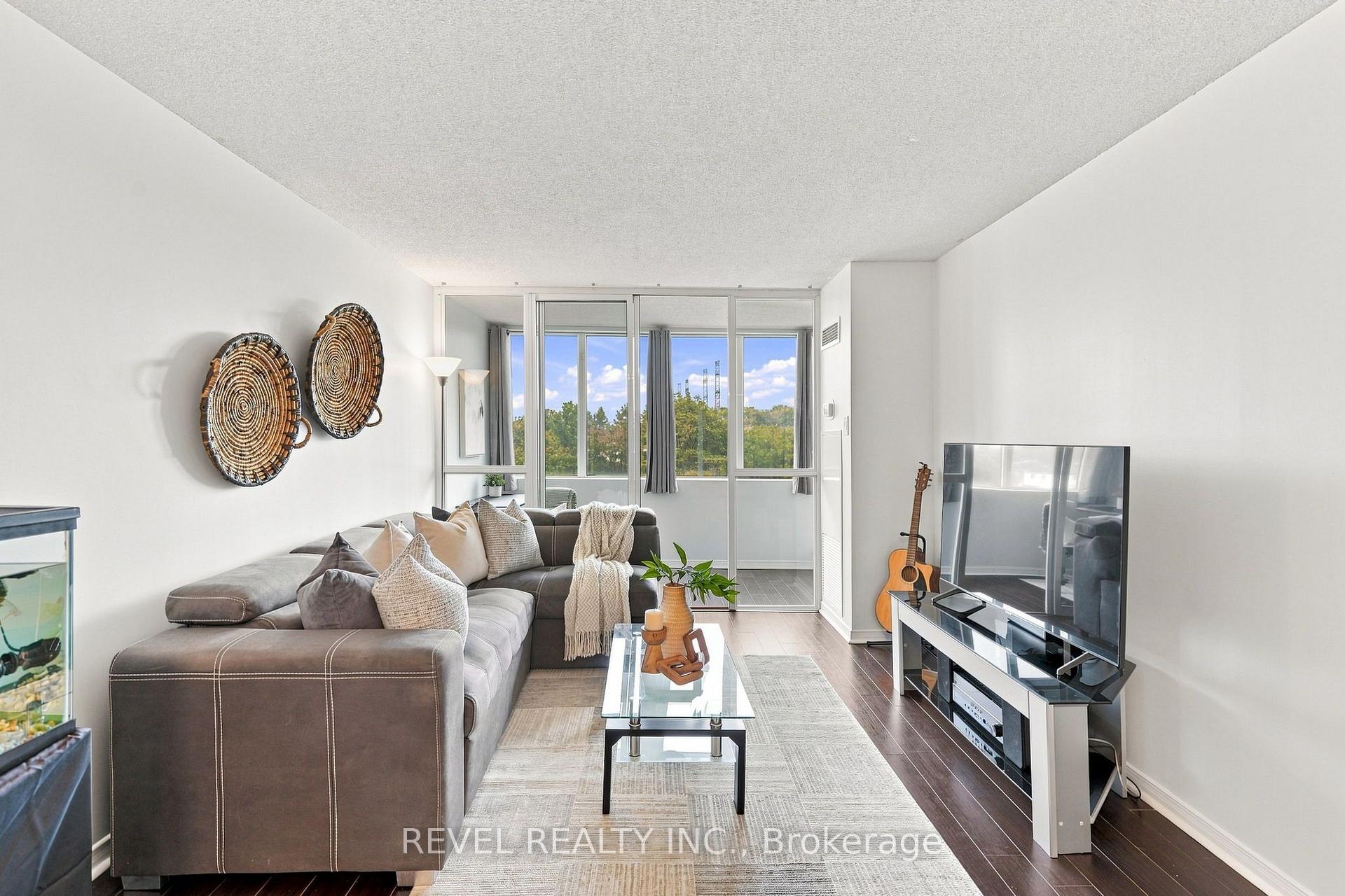 Photo 13 of Unit 306, 1655 Pickering Parkway, Pickering, Village East — HOMEH