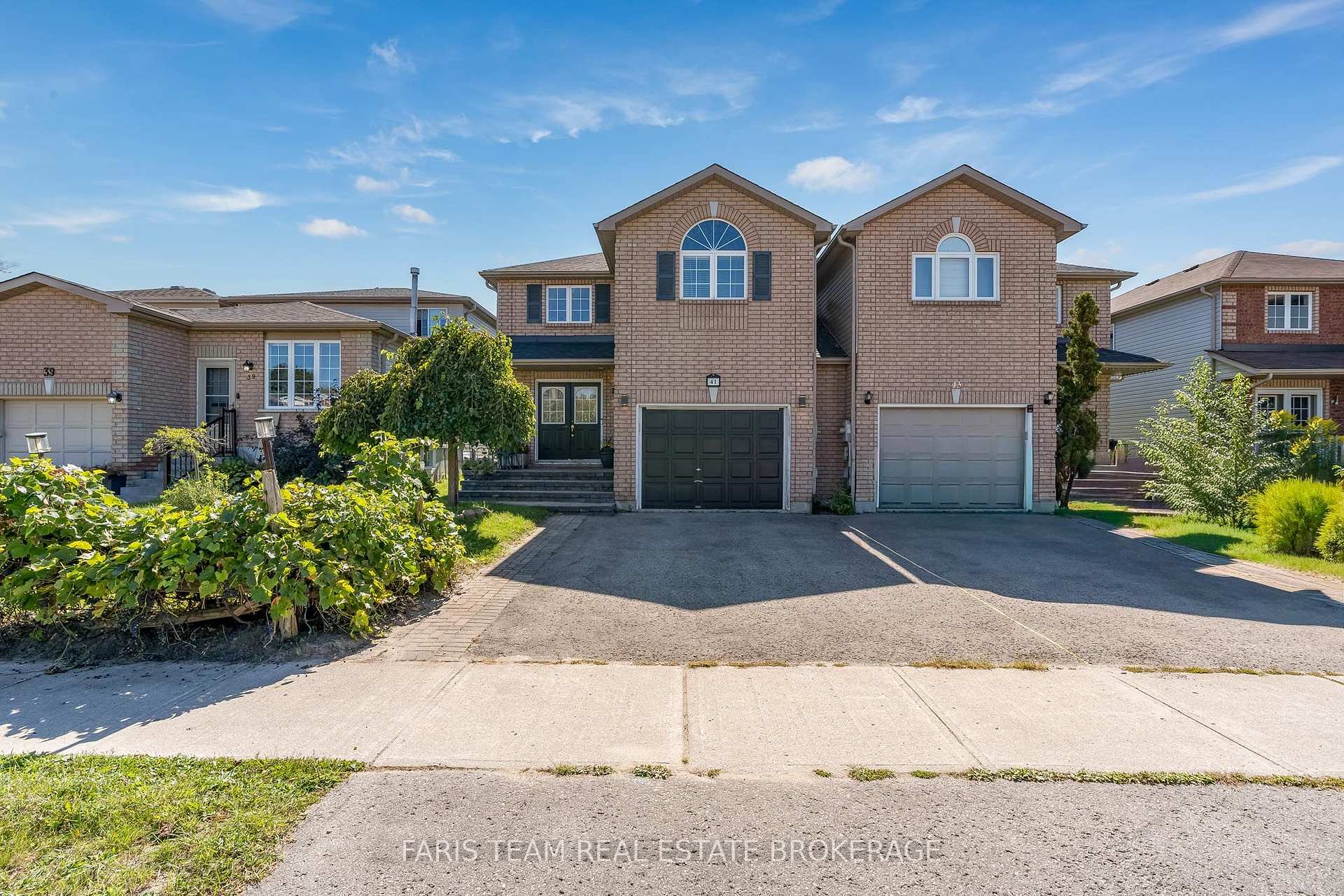 Photo 1 of 41 Willow Drive, Barrie, Holly — HOMEH
