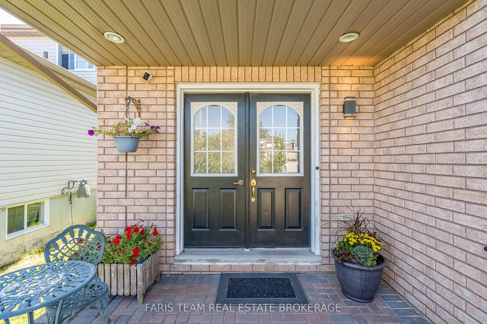 Photo 3 of 41 Willow Drive, Barrie, Holly — HOMEH