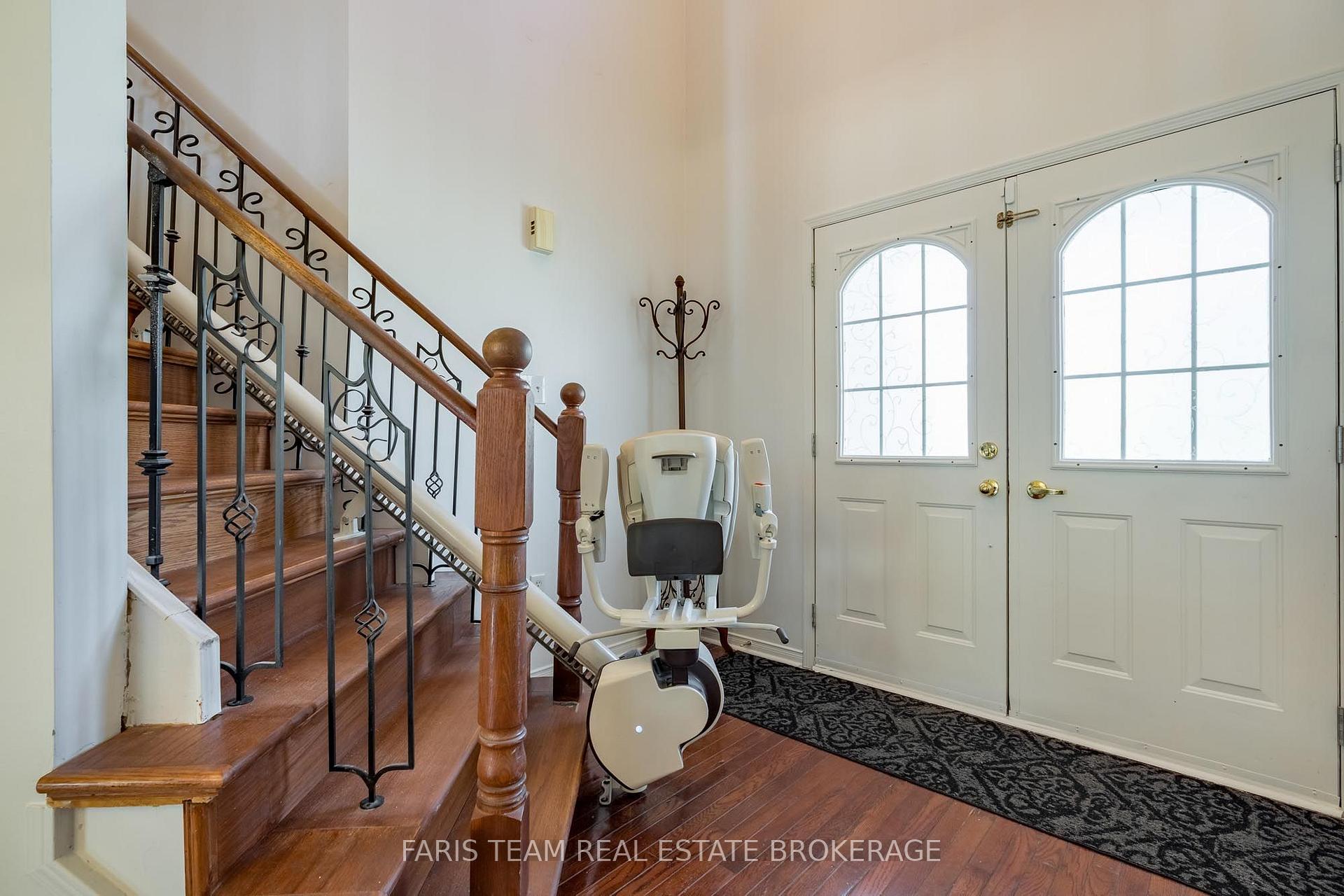 Photo 4 of 41 Willow Drive, Barrie, Holly — HOMEH