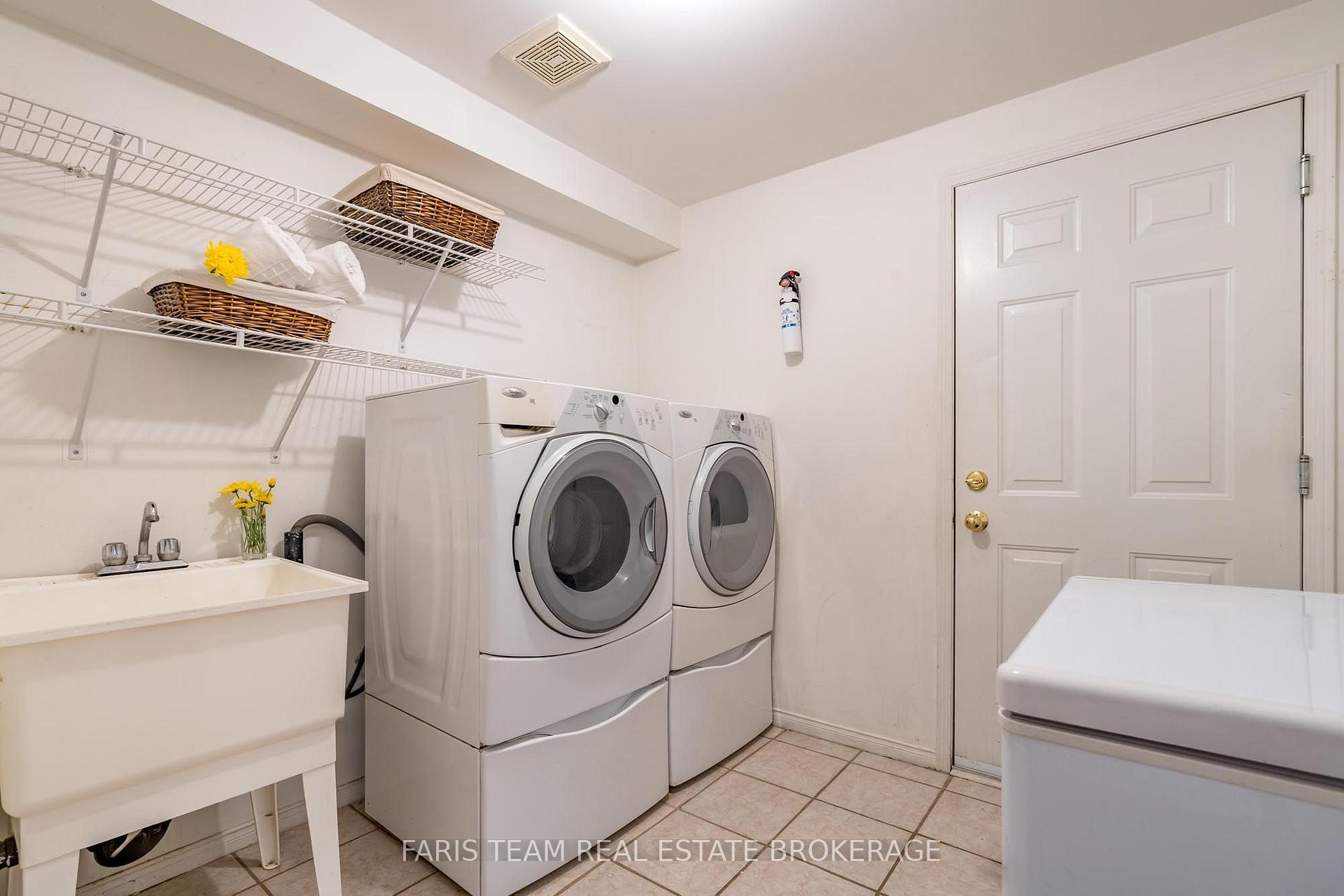 Photo 15 of 41 Willow Drive, Barrie, Holly — HOMEH