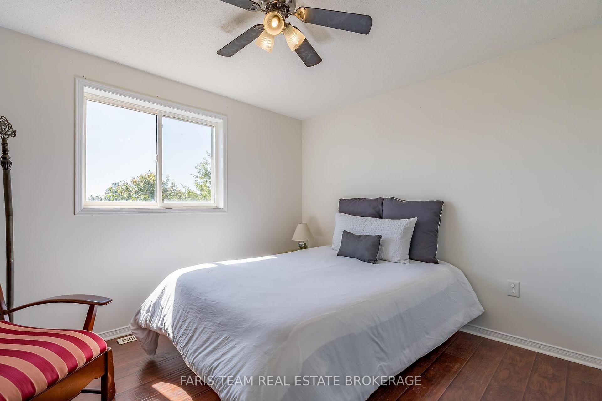 Photo 21 of 41 Willow Drive, Barrie, Holly — HOMEH