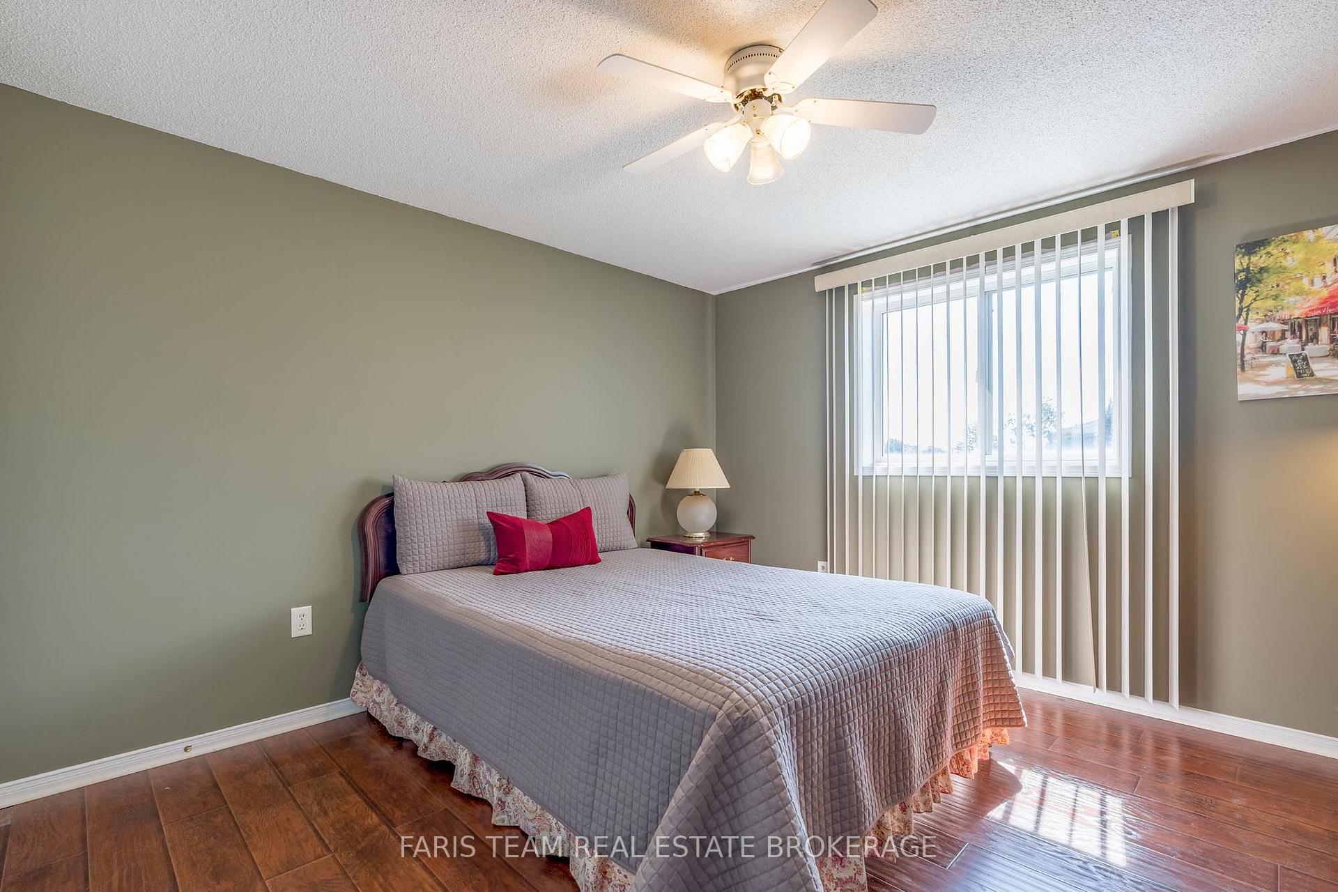 Photo 22 of 41 Willow Drive, Barrie, Holly — HOMEH