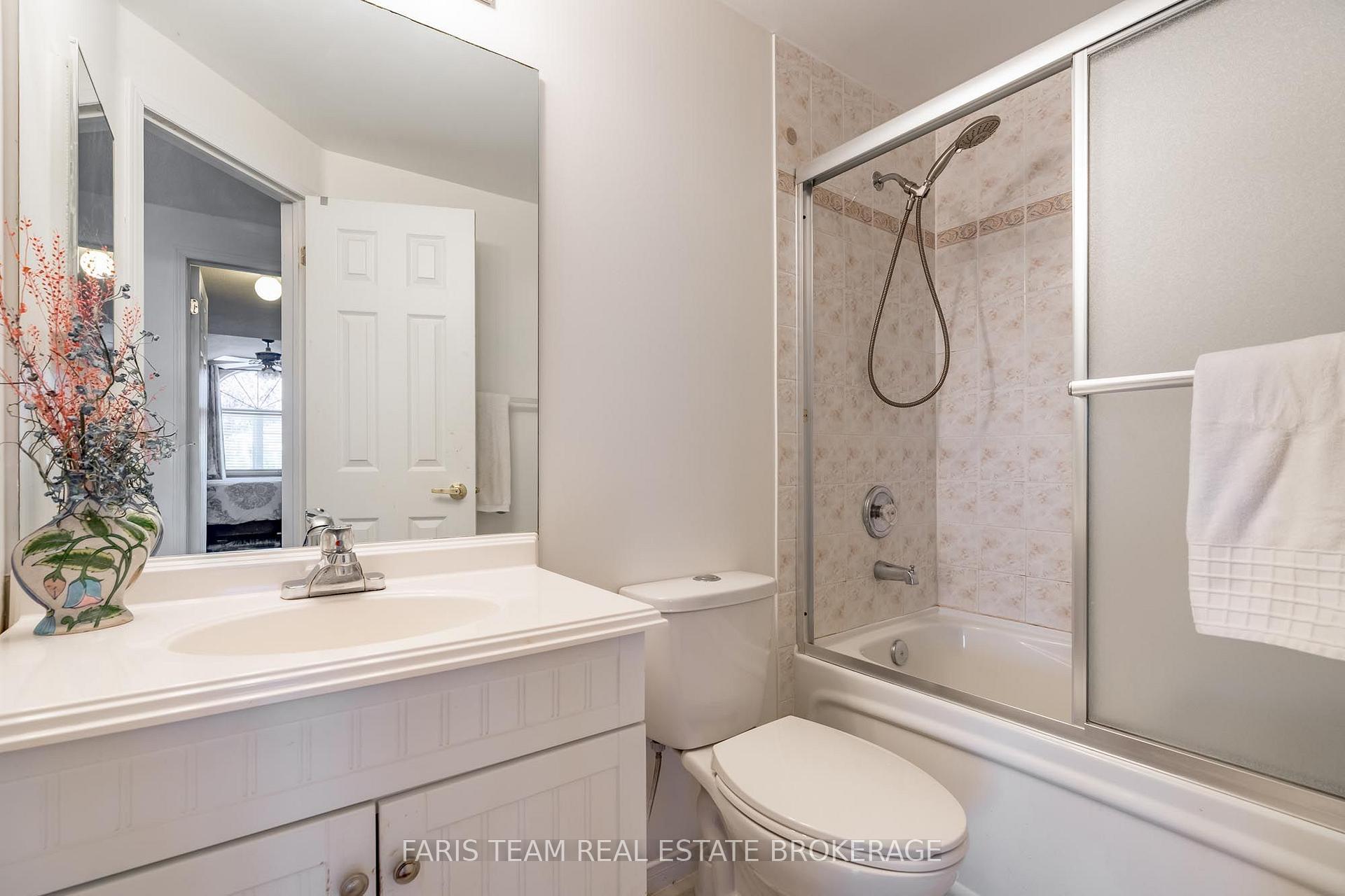 Photo 24 of 41 Willow Drive, Barrie, Holly — HOMEH