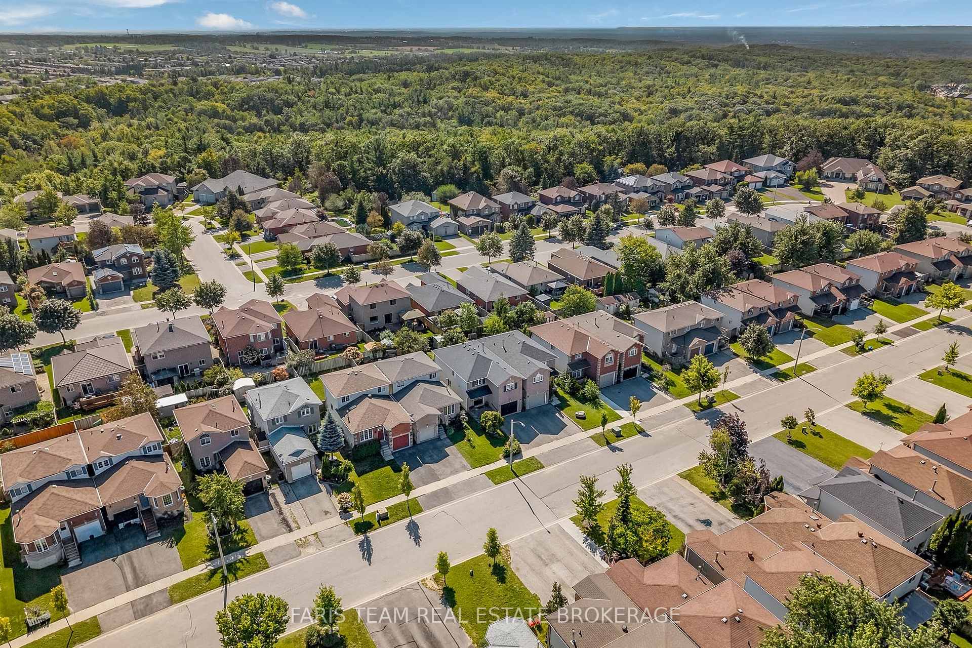 Photo 33 of 41 Willow Drive, Barrie, Holly — HOMEH
