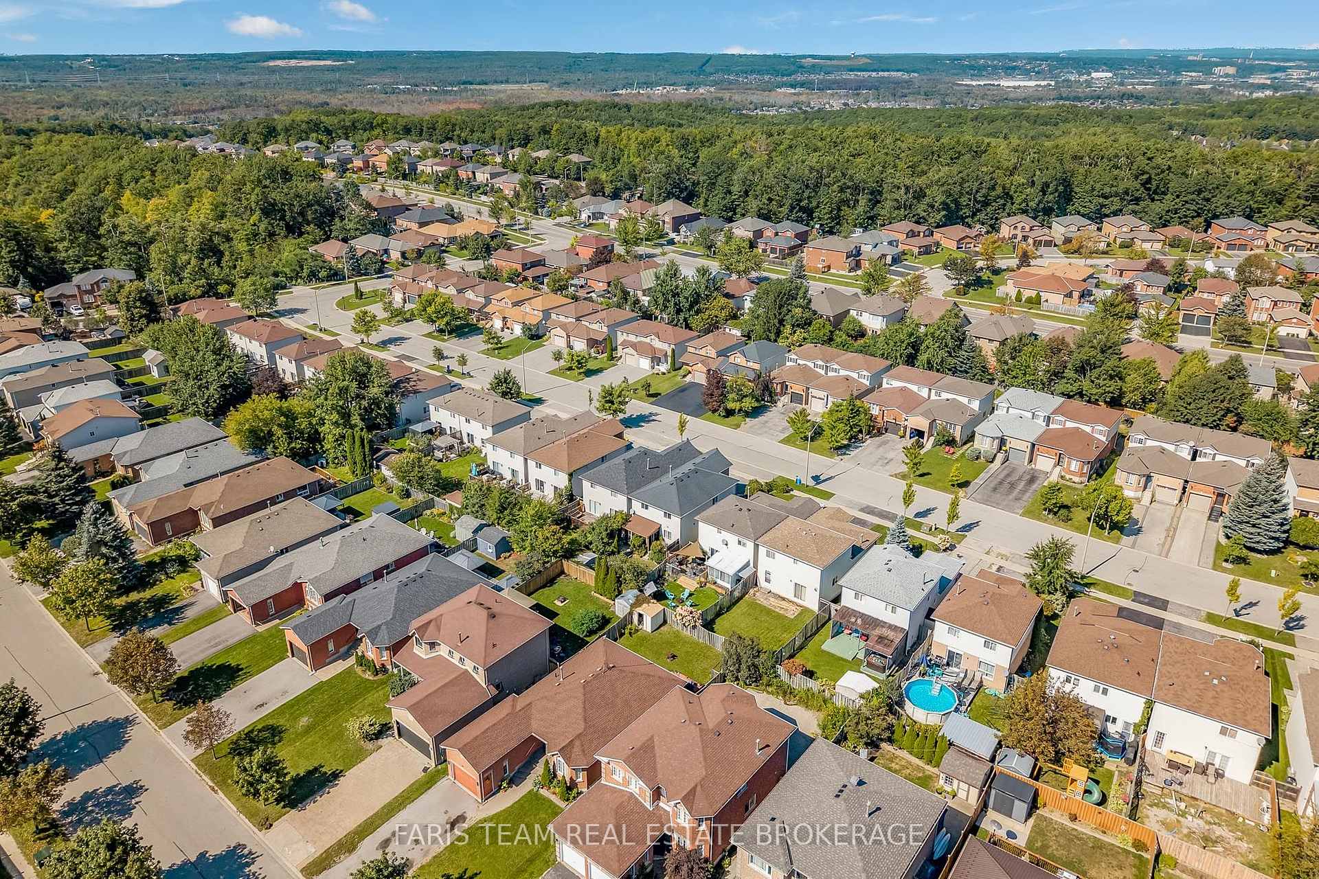 Photo 34 of 41 Willow Drive, Barrie, Holly — HOMEH