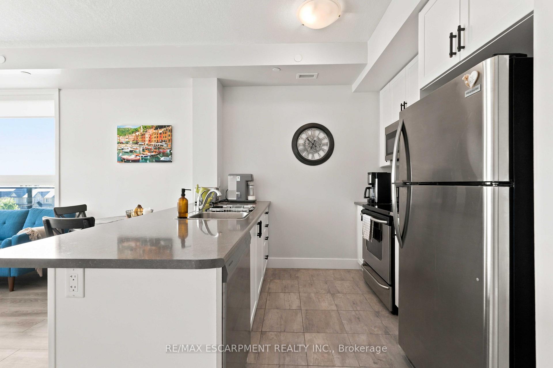 Photo 11 of Unit 411, 125 Shoreview Place, Hamilton, Stoney Creek — HOMEH
