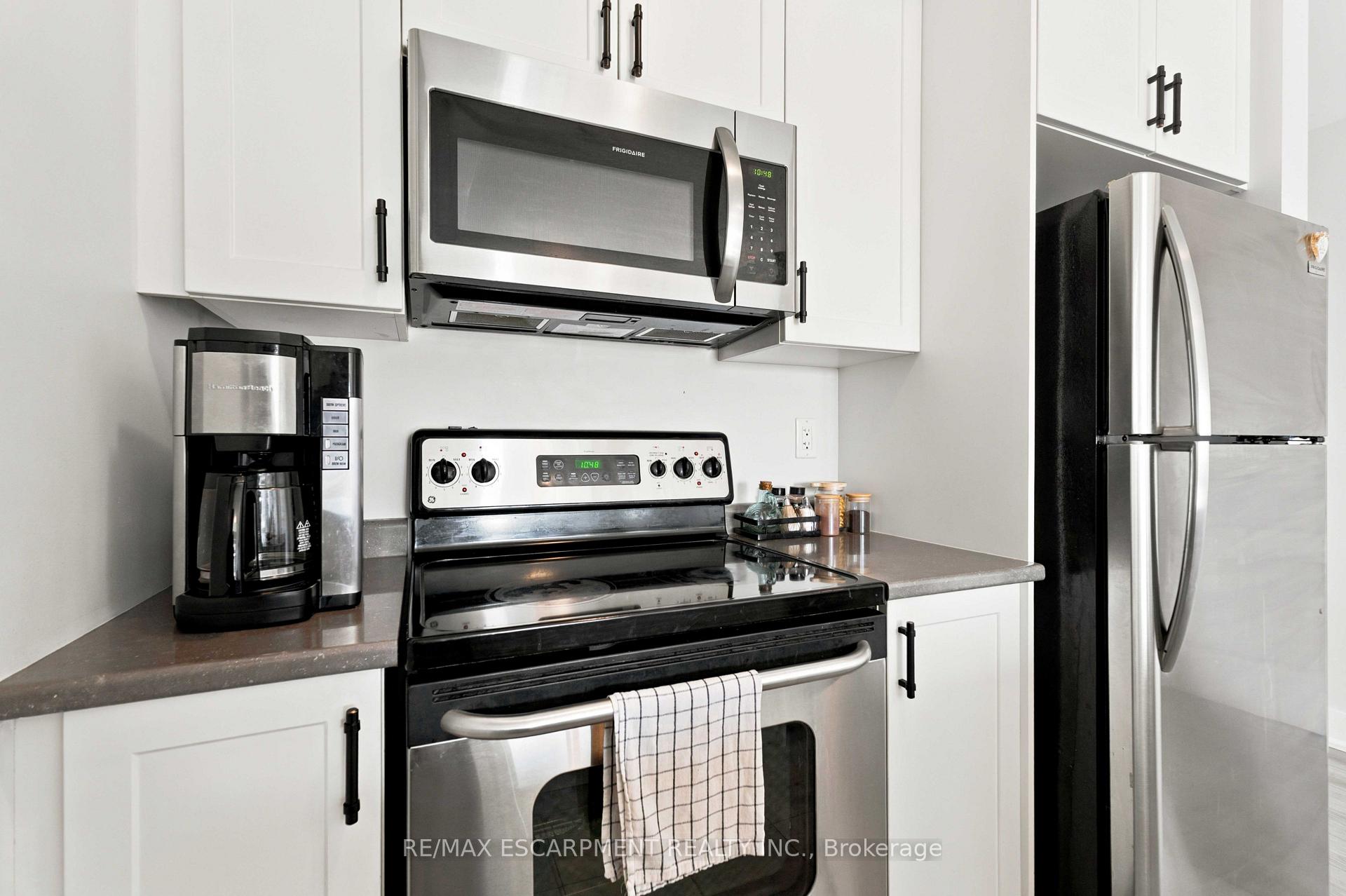 Photo 12 of Unit 411, 125 Shoreview Place, Hamilton, Stoney Creek — HOMEH