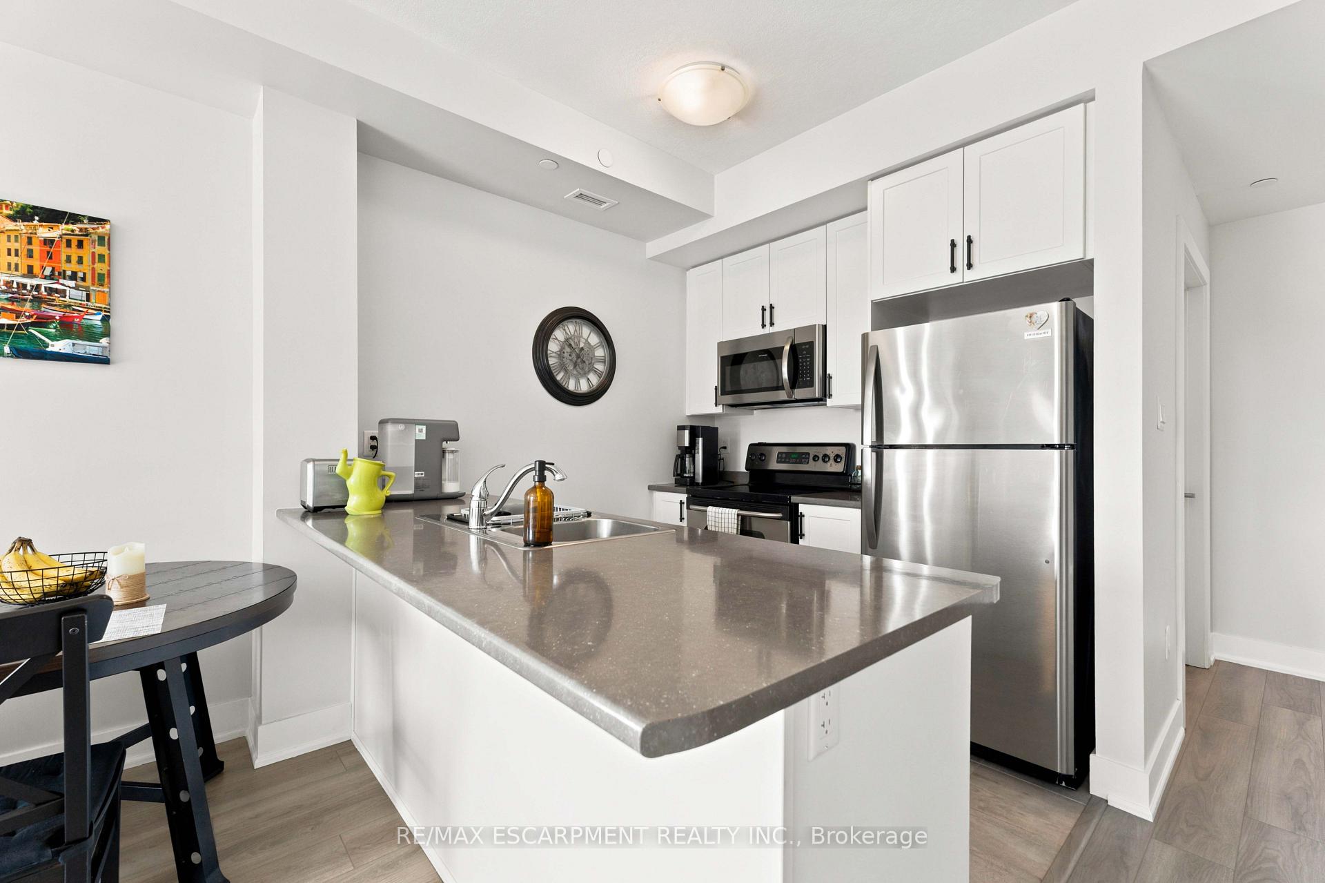 Photo 13 of Unit 411, 125 Shoreview Place, Hamilton, Stoney Creek — HOMEH