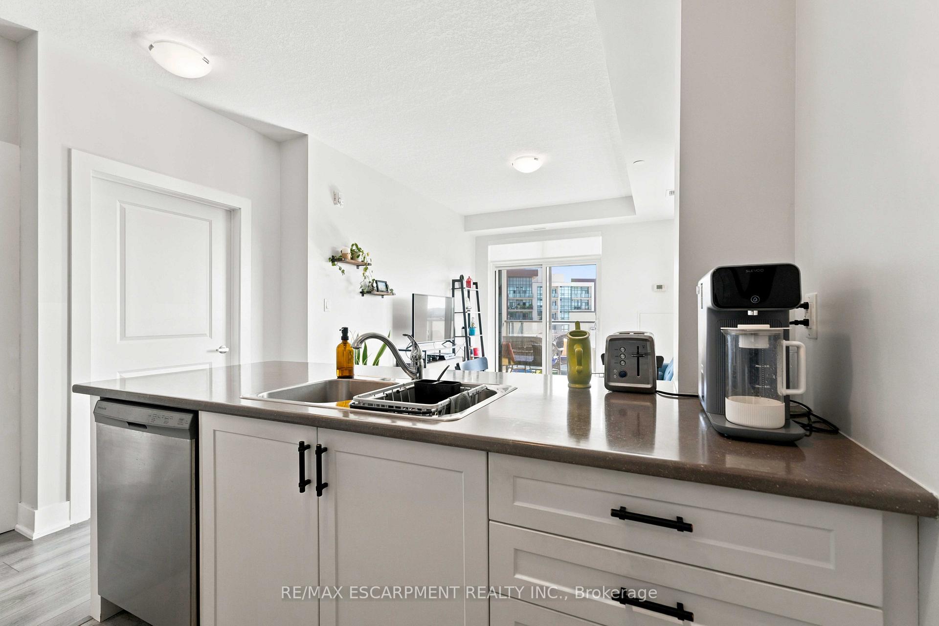 Photo 15 of Unit 411, 125 Shoreview Place, Hamilton, Stoney Creek — HOMEH