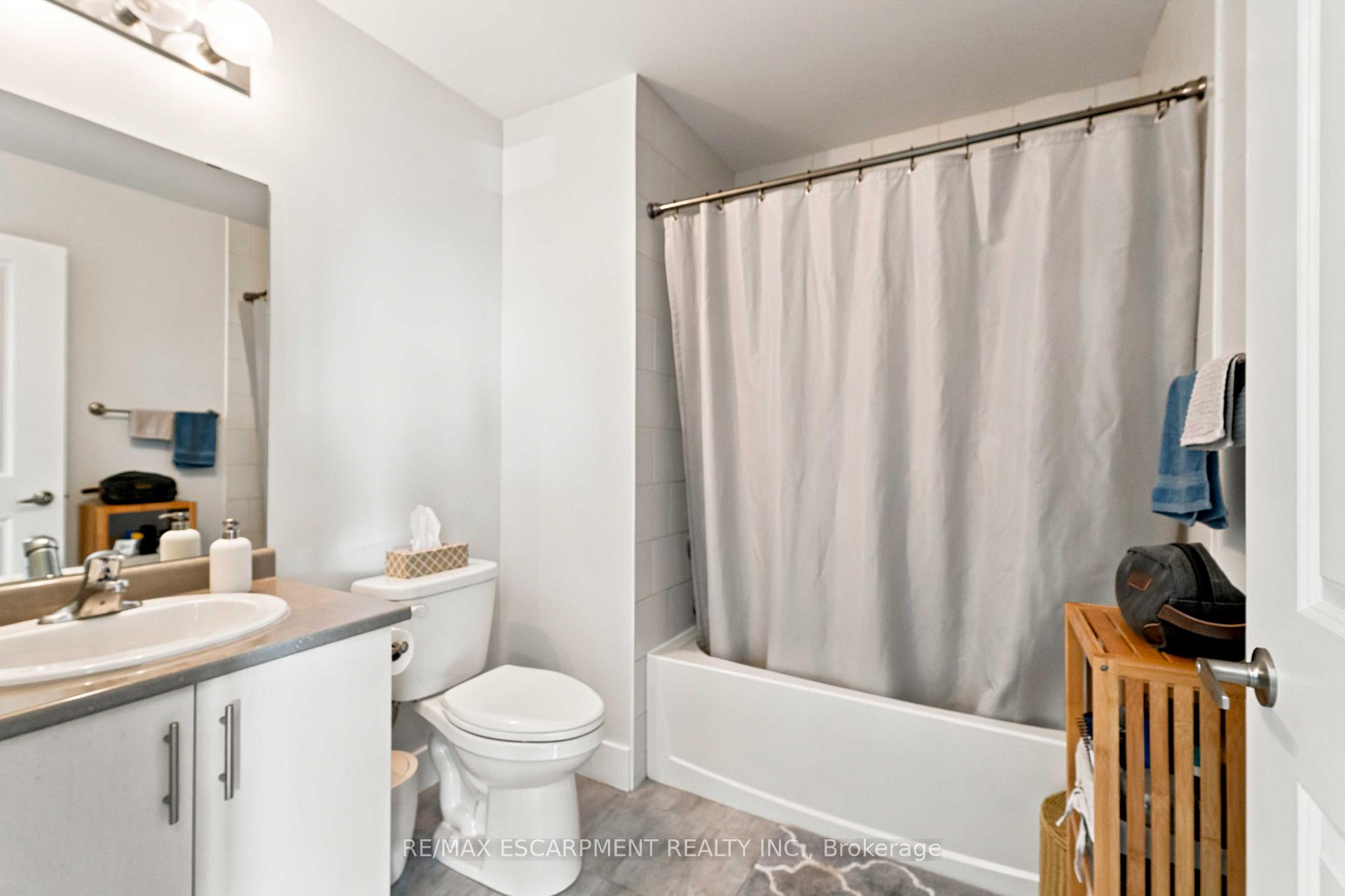 Photo 20 of Unit 411, 125 Shoreview Place, Hamilton, Stoney Creek — HOMEH