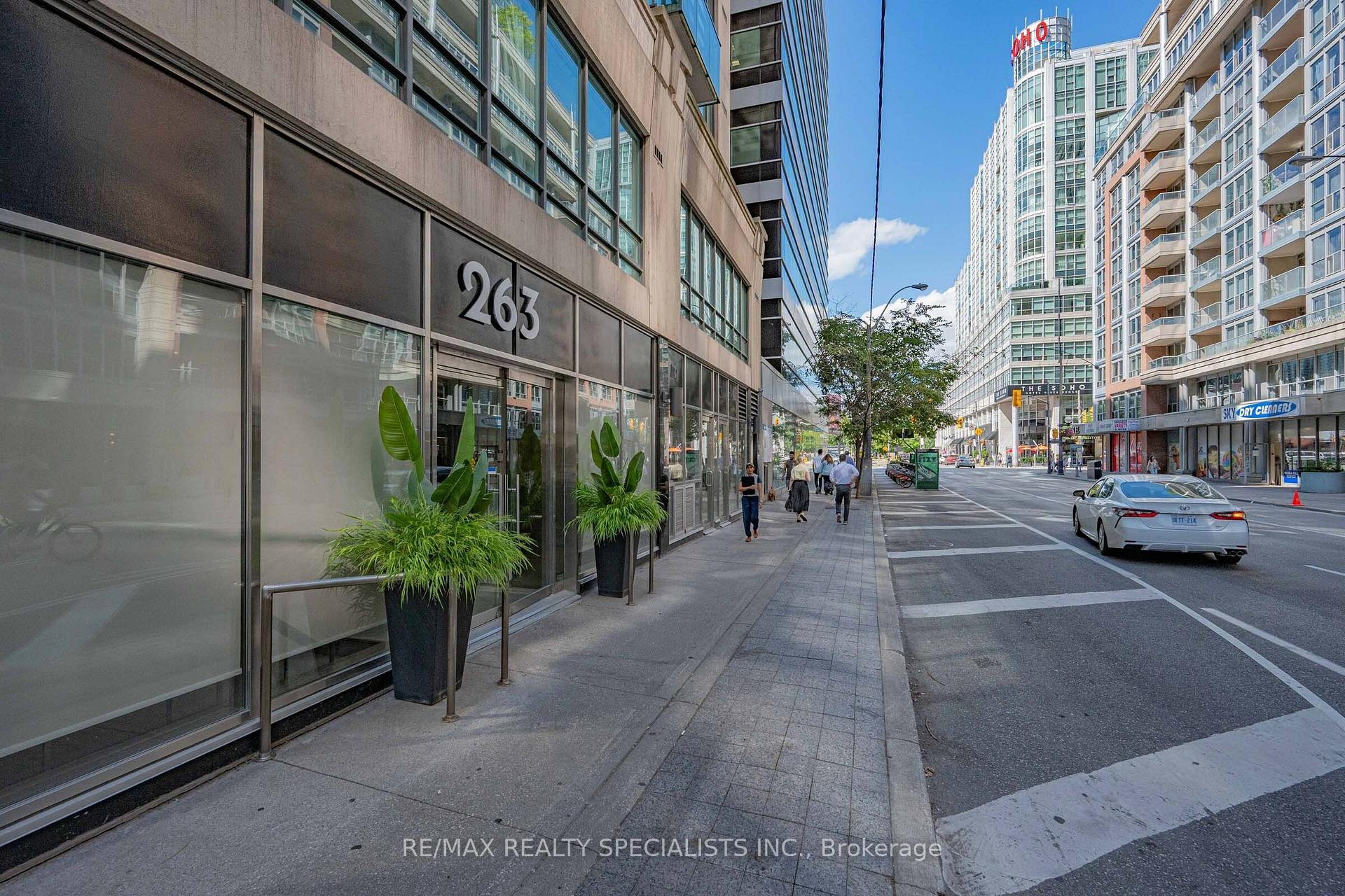 Front of Unit 503, 263 Wellington Street W