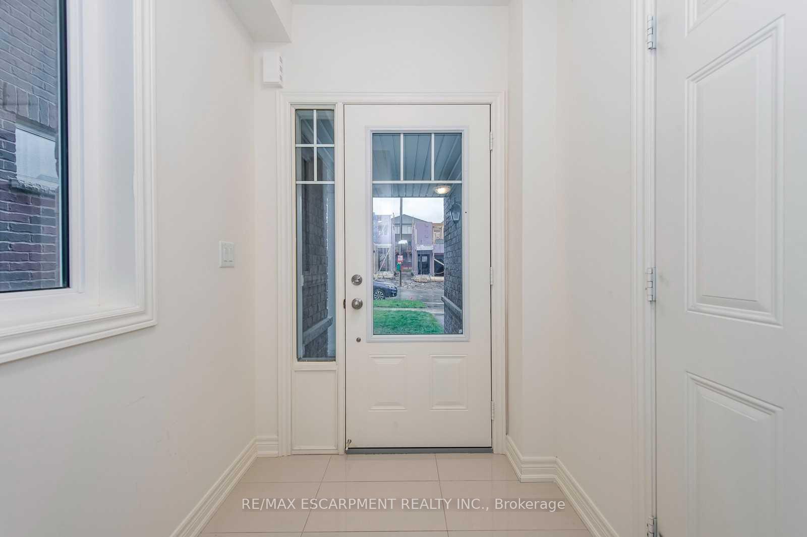 Photo 4 of 3968 Thomas Alton Boulevard, Burlington, Alton — HOMEH